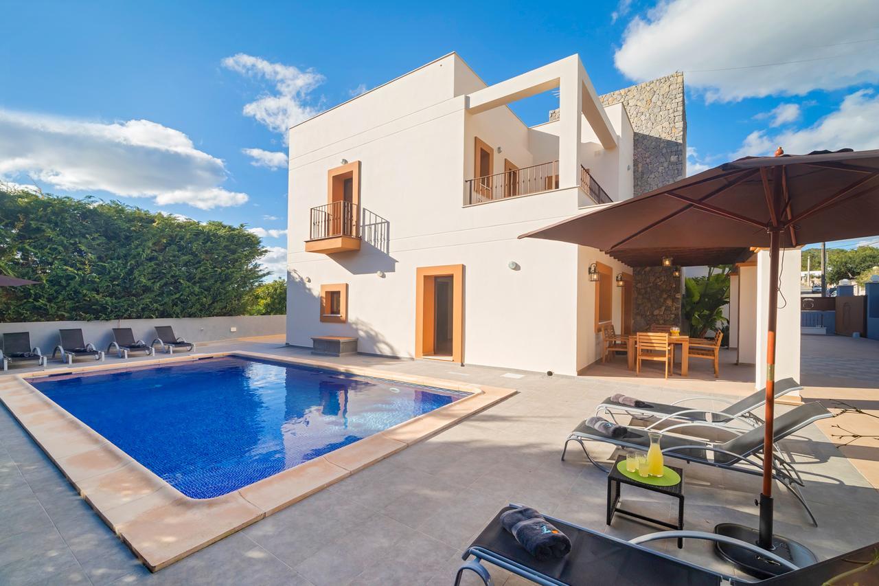 Alexandra * Talamanca (Ibiza)