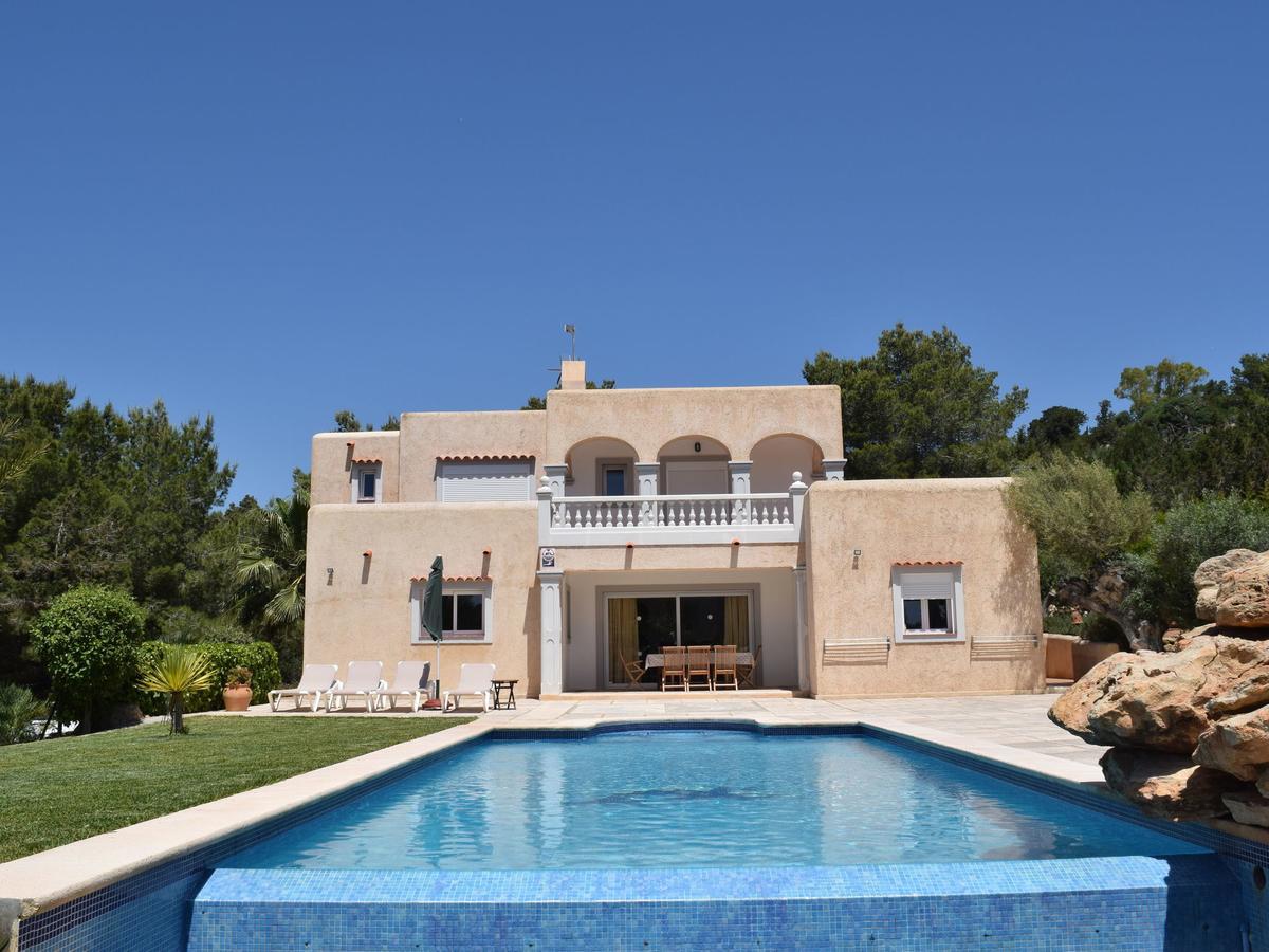 Villa Belvilla By Oyo Cova *