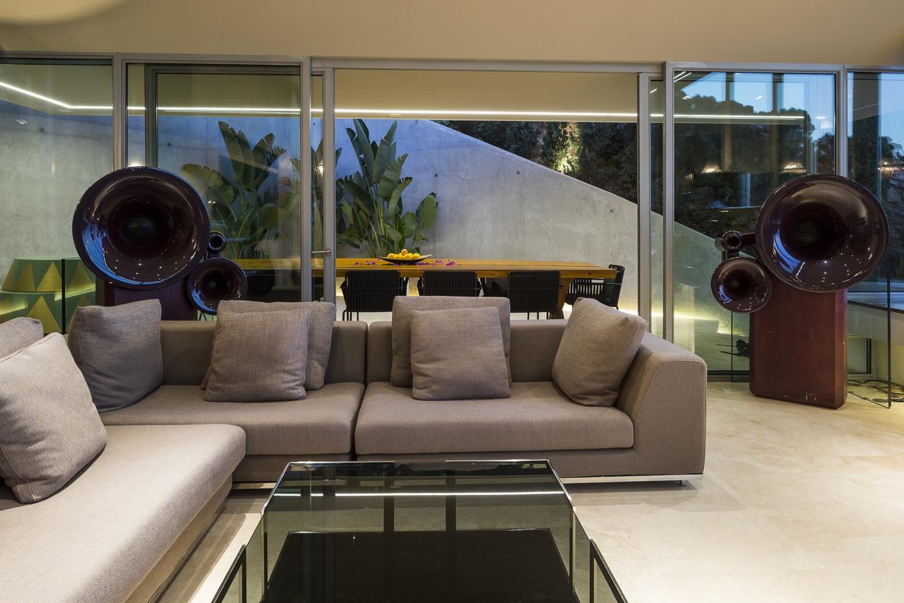 Vagabunda Luxury 6 Bedroom For Rent *