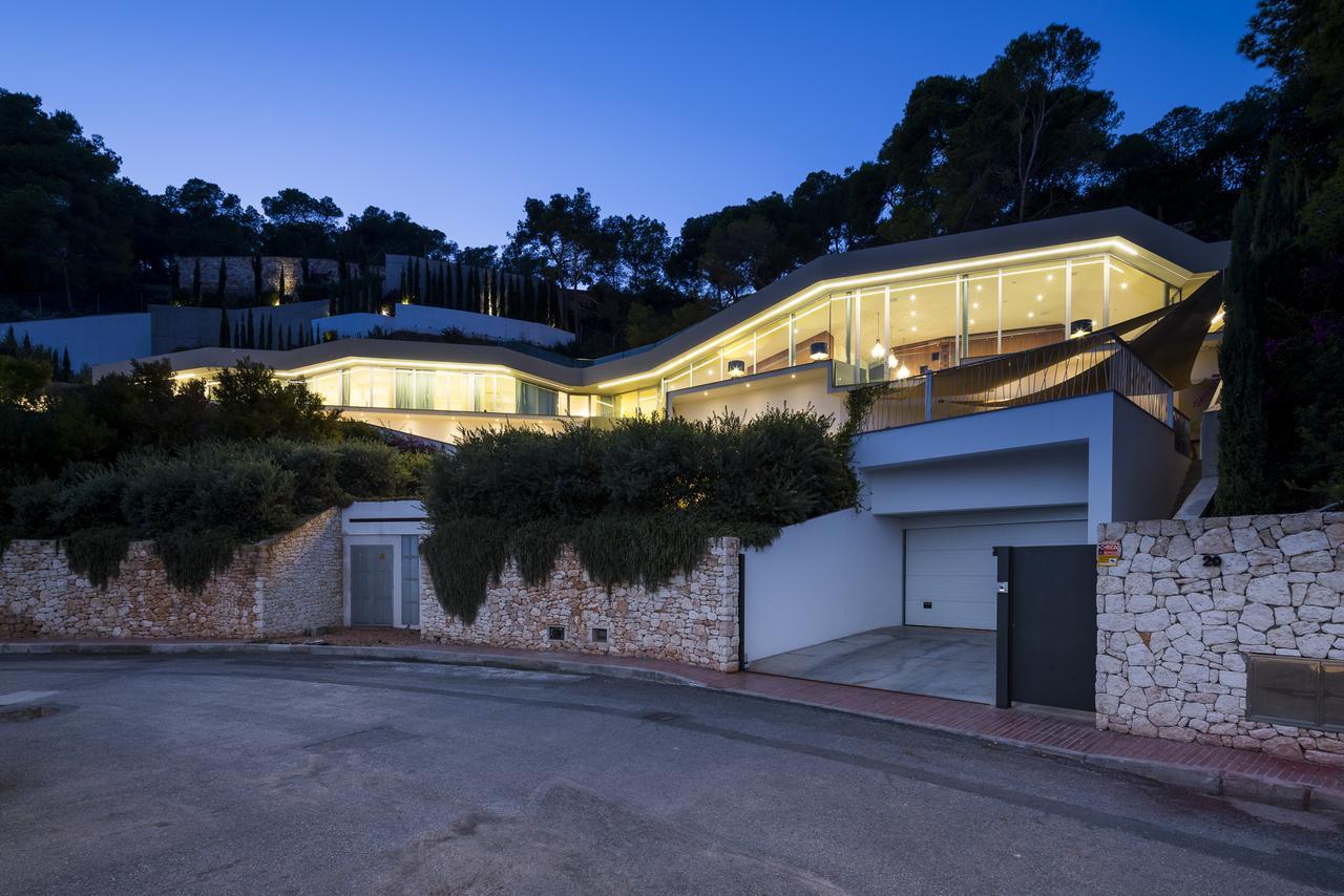 Villa Vagabunda Luxury 6 Bedroom For Rent *
