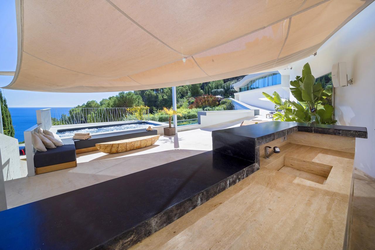 Villa Vagabunda Luxury 6 Bedroom For Rent *