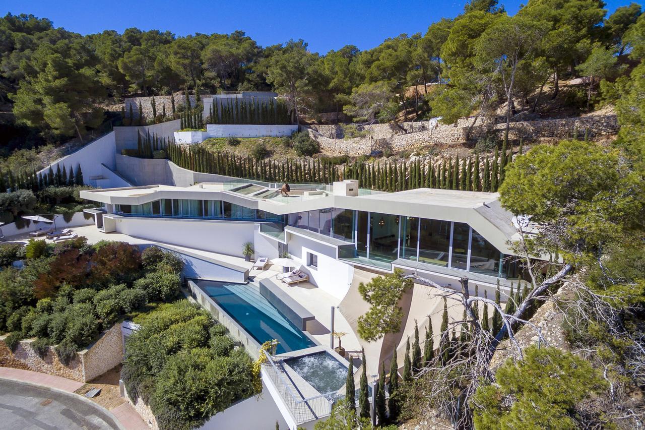 Vagabunda Luxury 6 Bedroom For Rent *