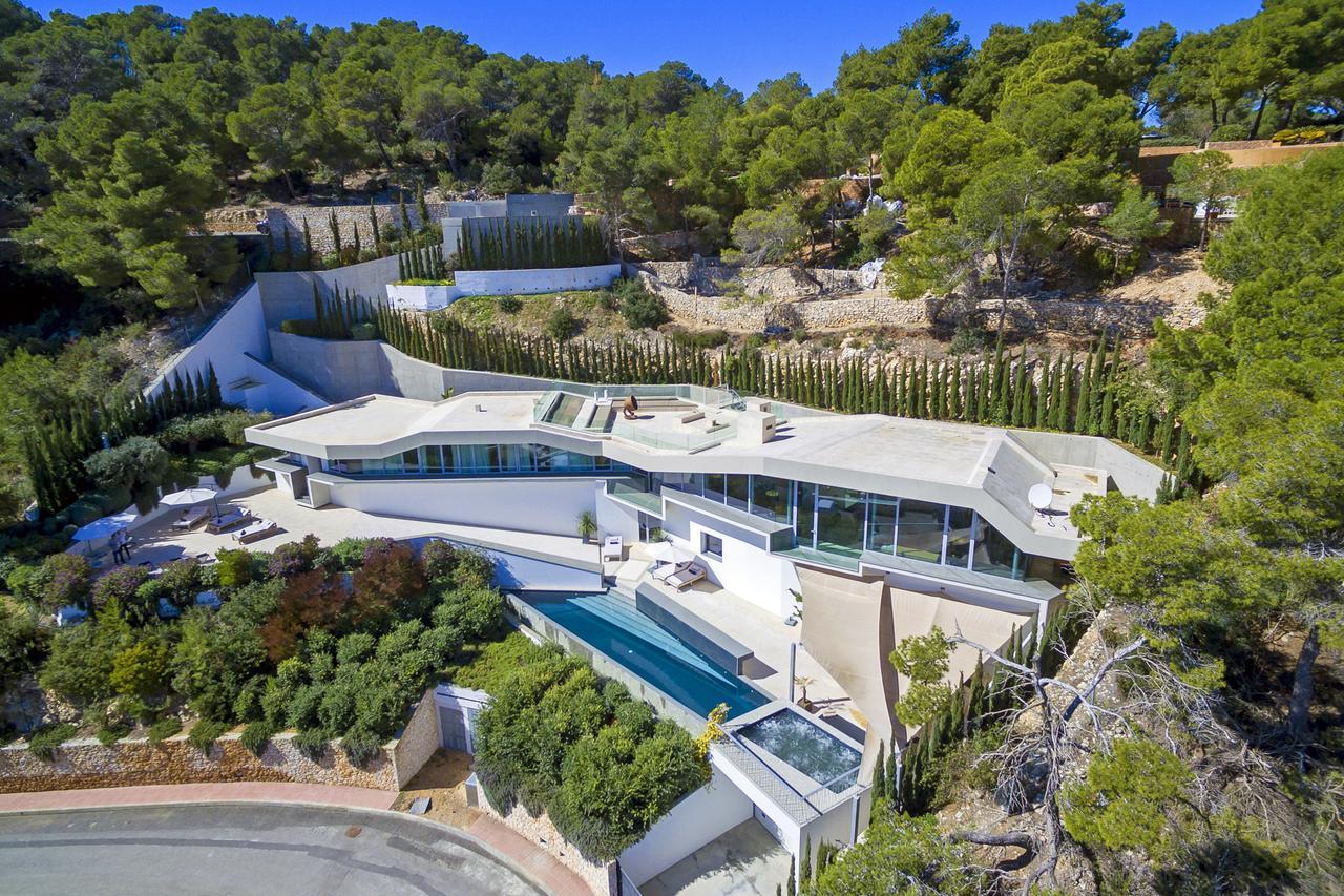 Vagabunda Luxury 6 Bedroom For Rent *