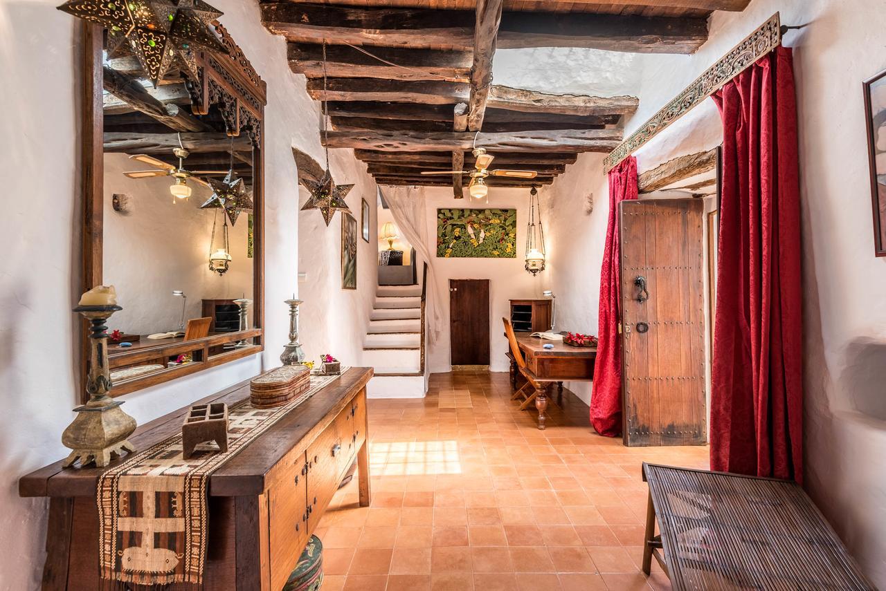 Villa Sun Door - Amazing 6 Bedroom With Private Pool Sant Carles de Peralta