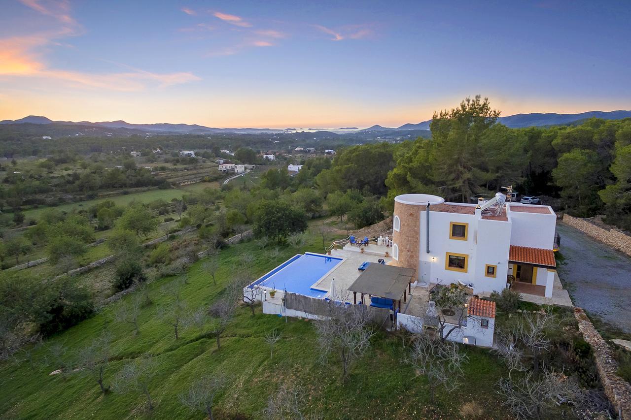 Senora * San Antonio (Ibiza)