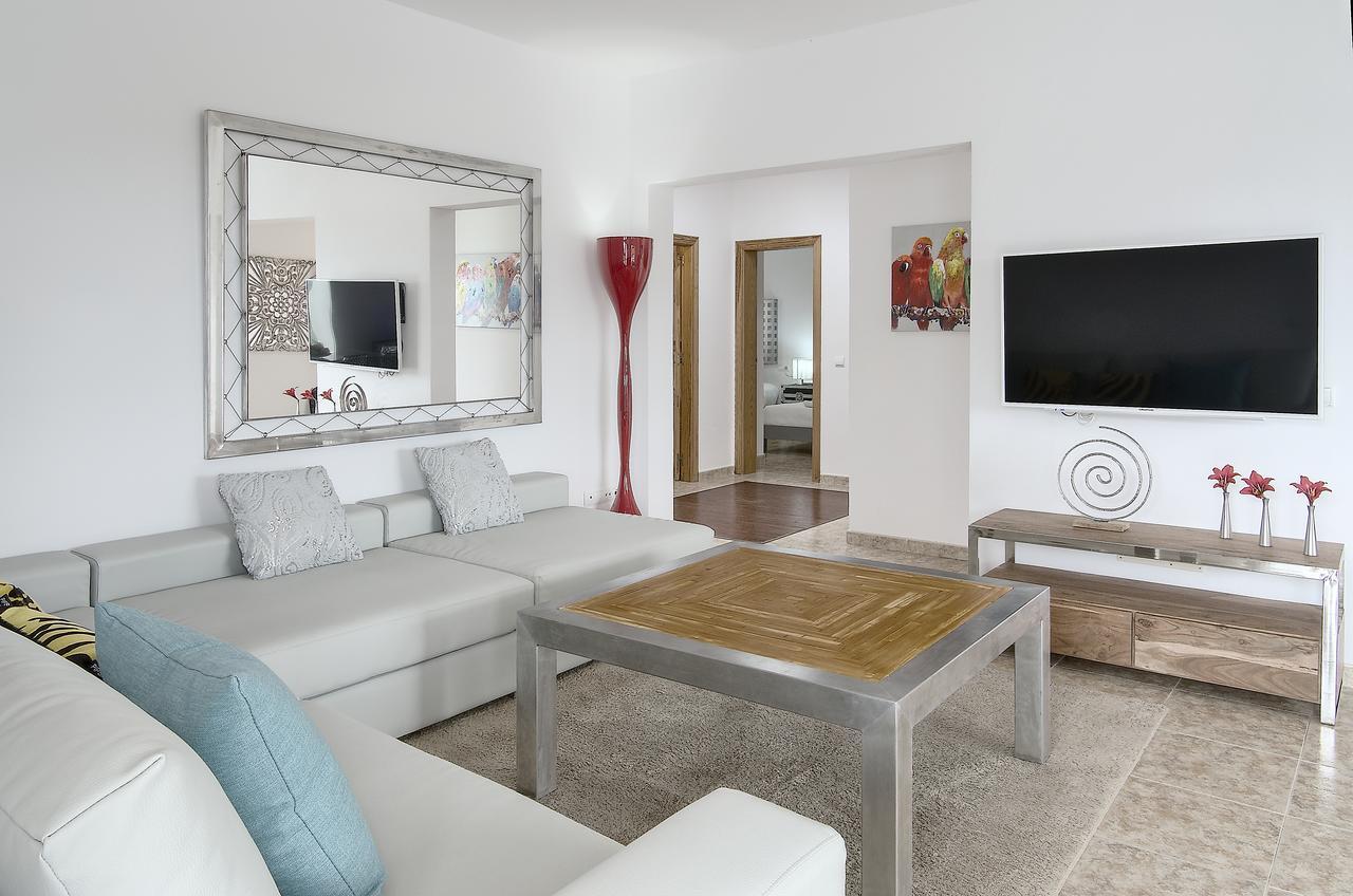 Garchet White Ibiza Villa