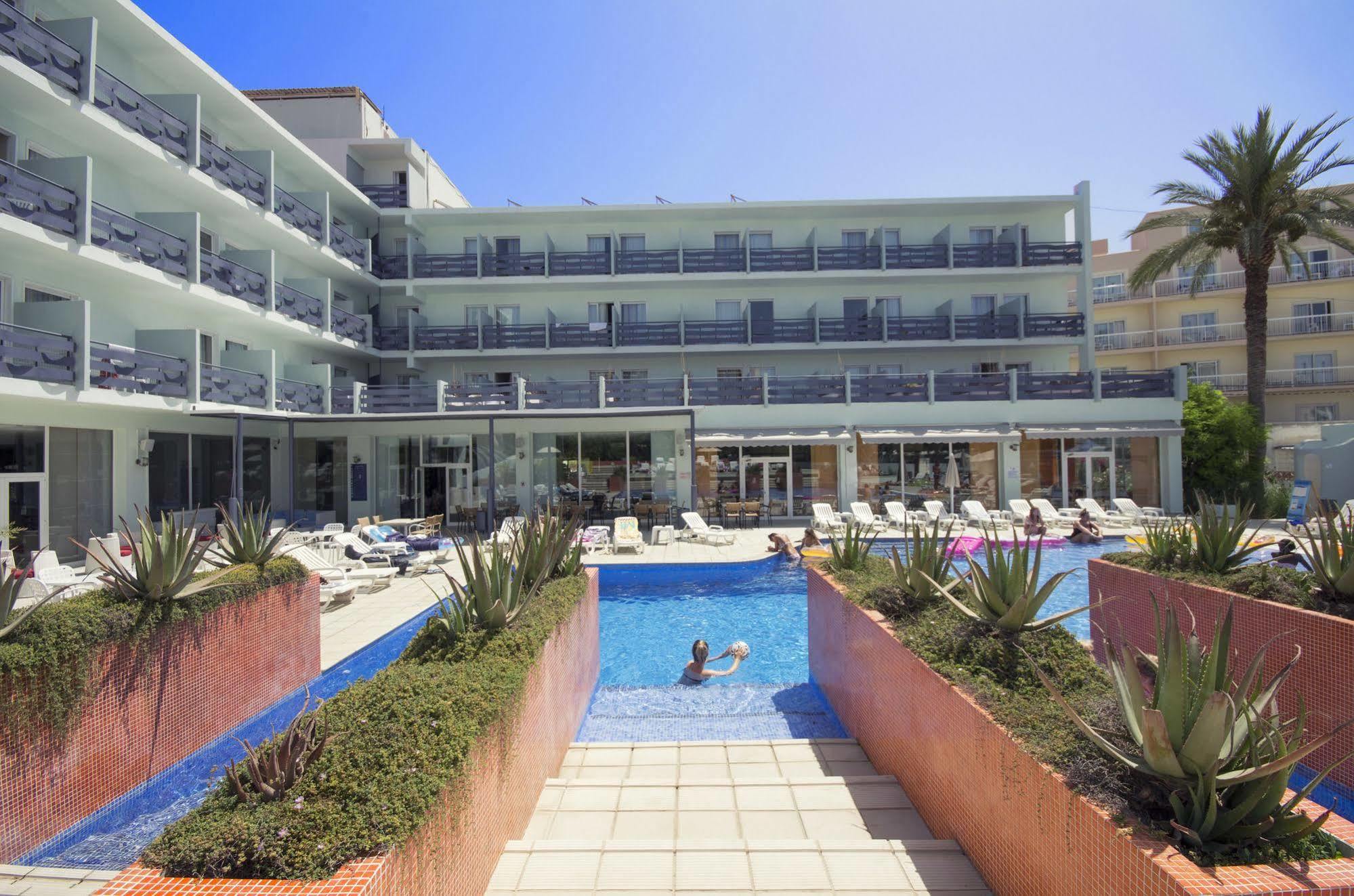 Hotel Azuline Pacific
