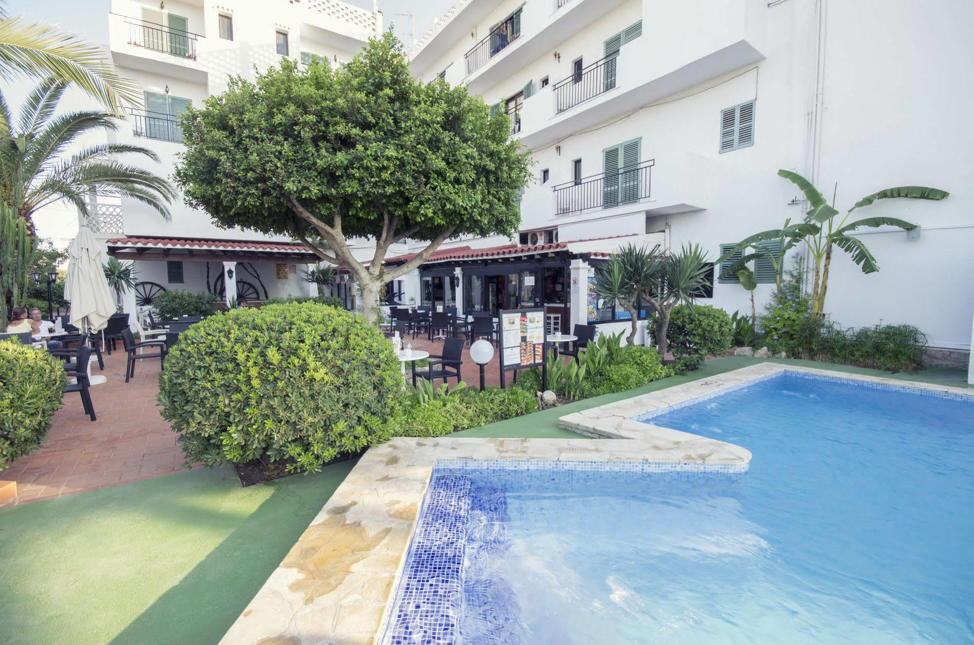 Azuline Galfi Hotel 2*