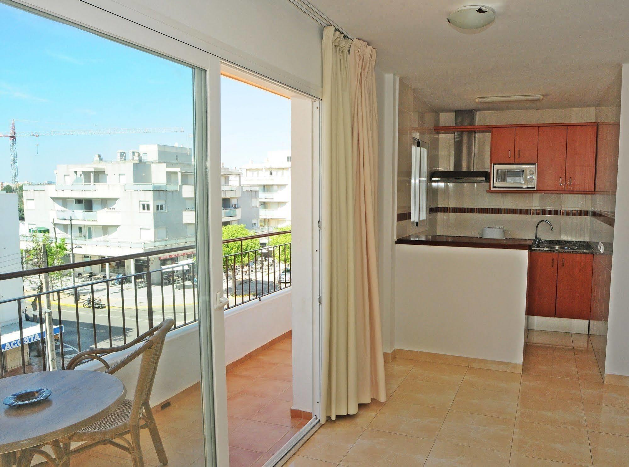 Avenida Ibiza Town