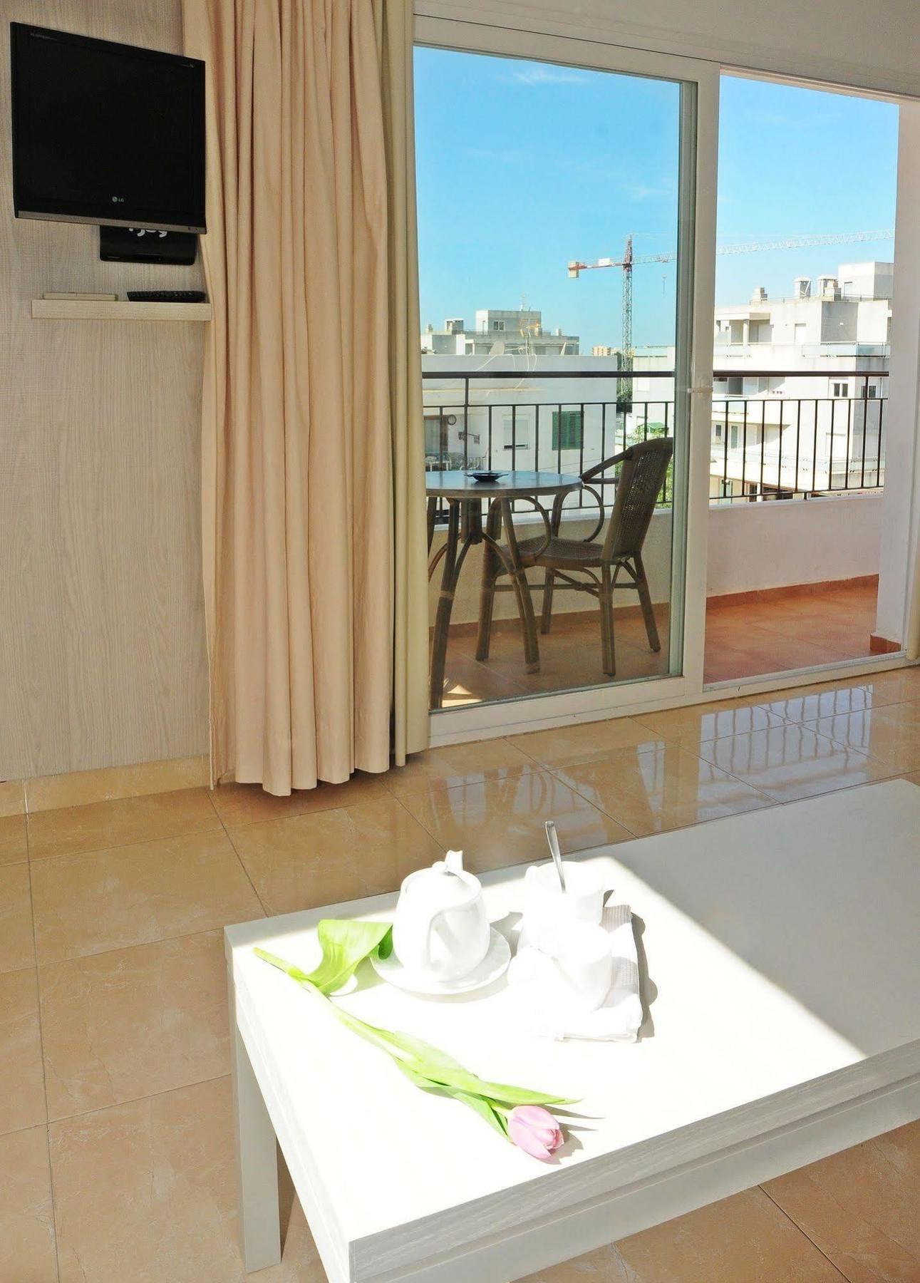 Avenida Ibiza Town