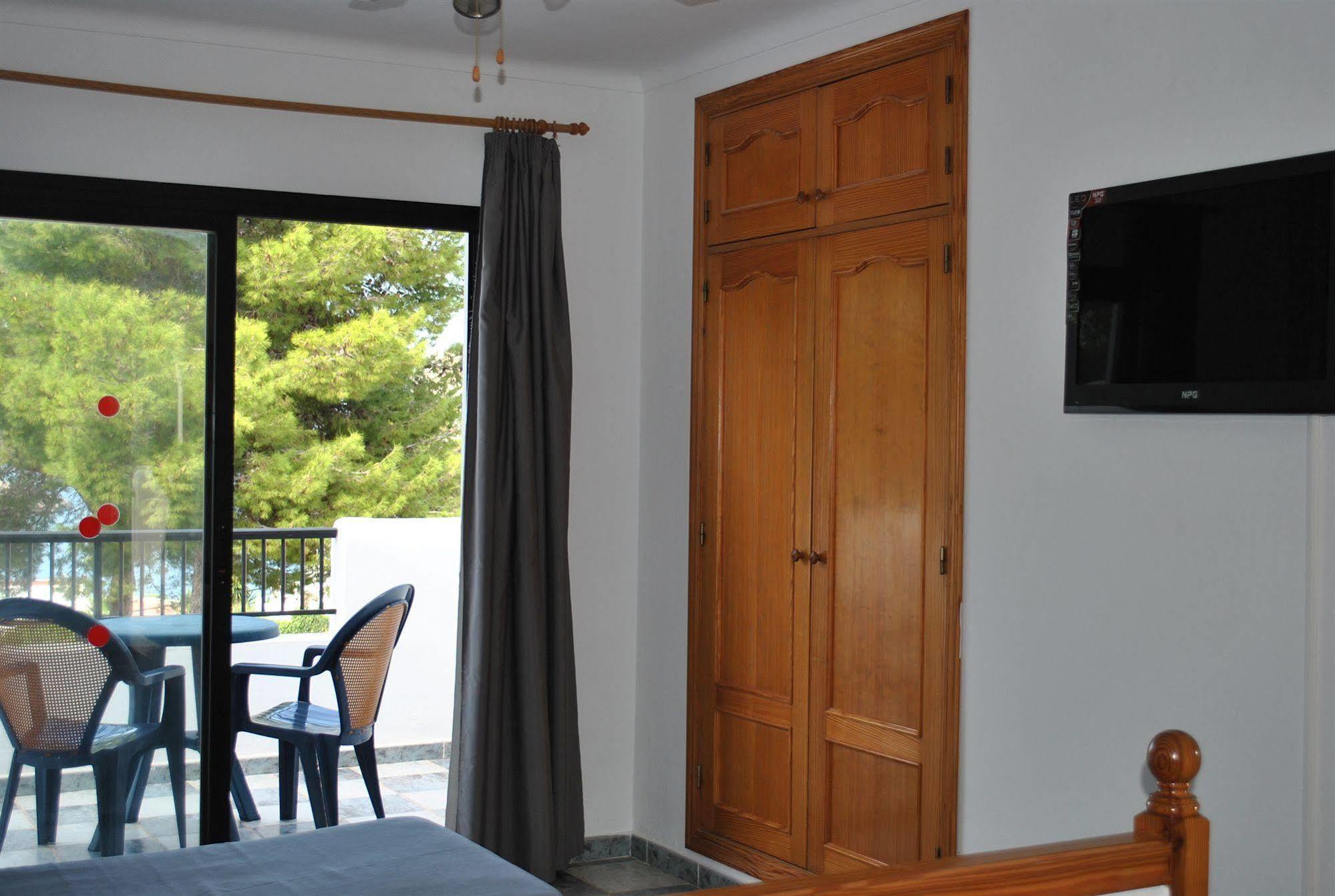 Apartamentos G.P. Junto Al Mar * Portinatx