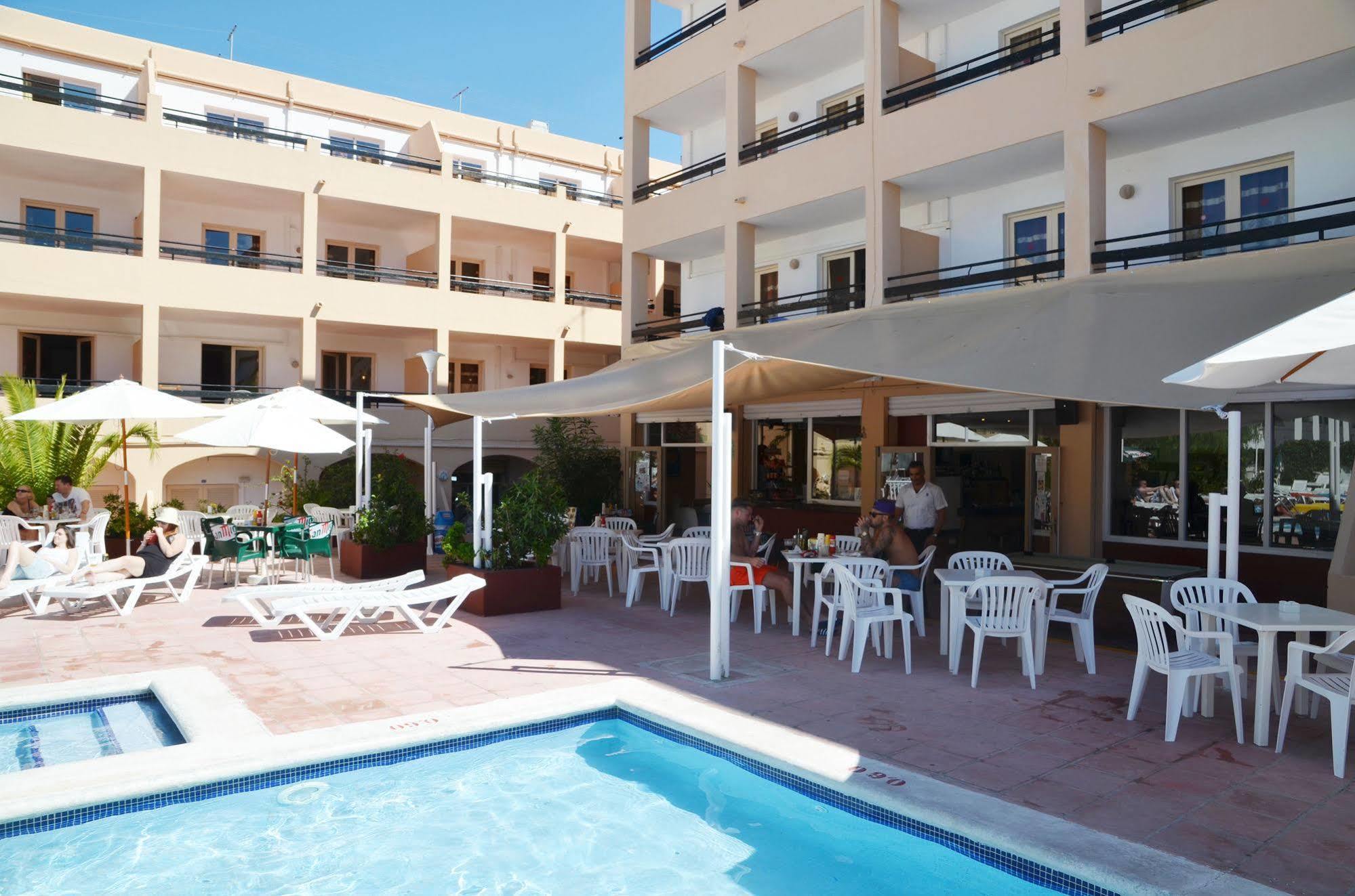 Azuline Sunshine (adults Only) 2*