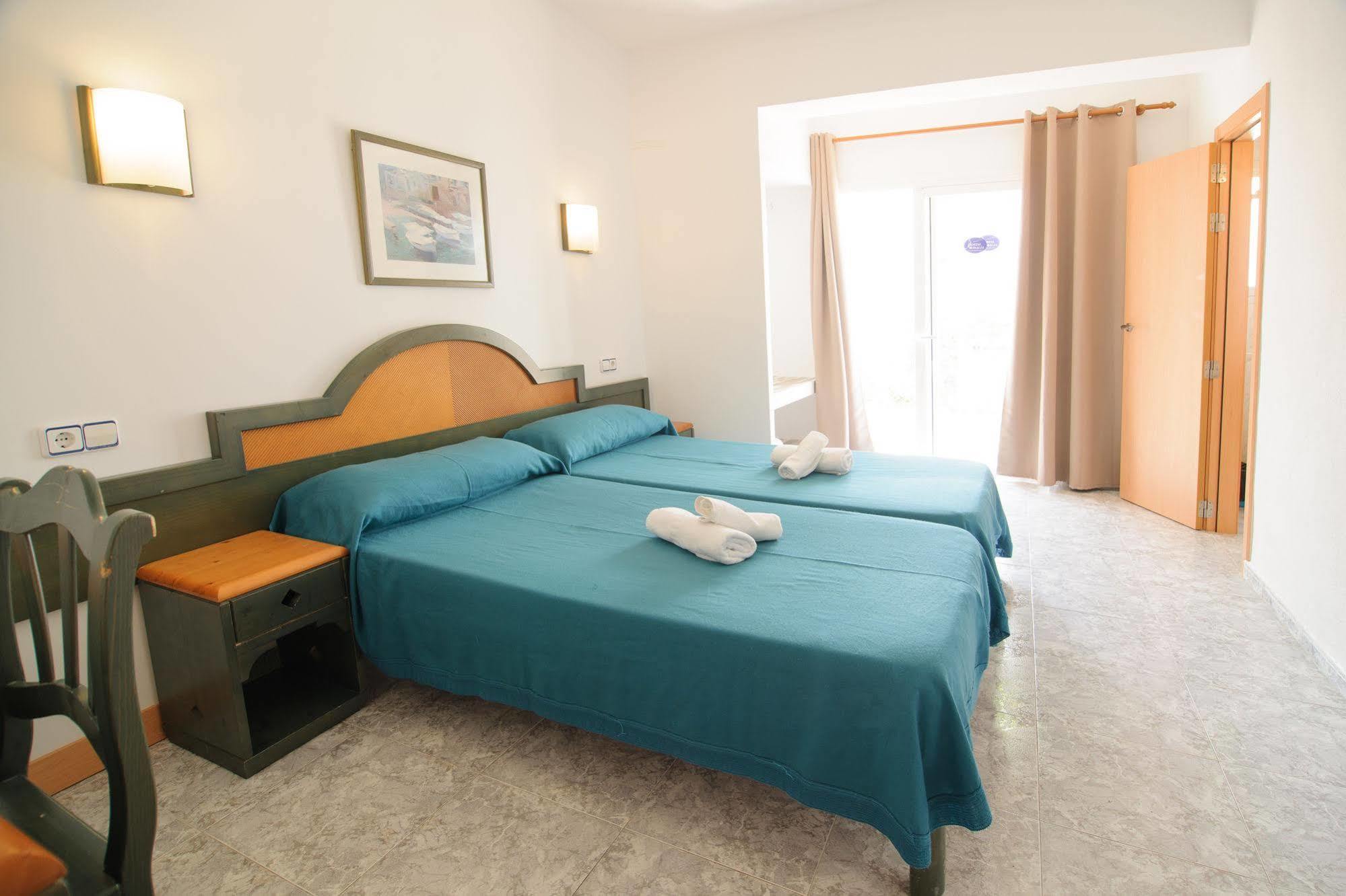 Rosalia Hotel *