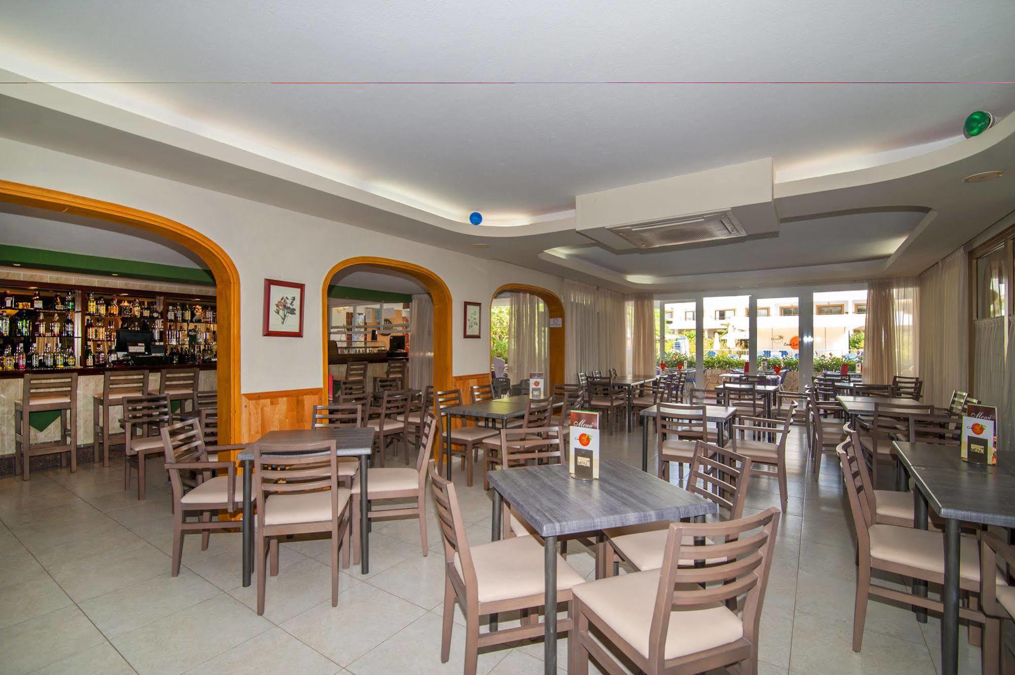 Aparthotel Casa Luis Santa Eulària des Riu