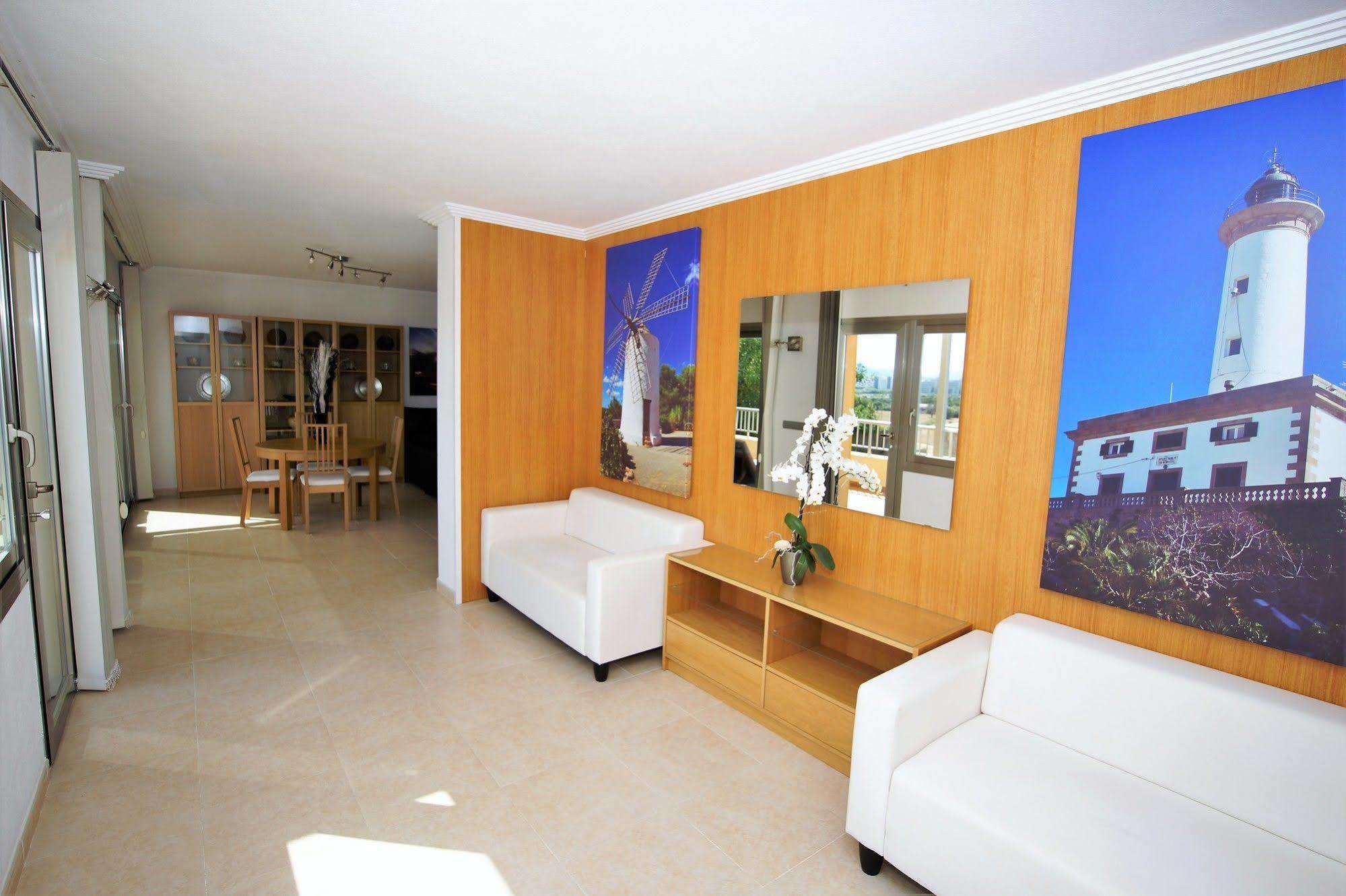 Costa Ibiza Alquiler Anual Villa *