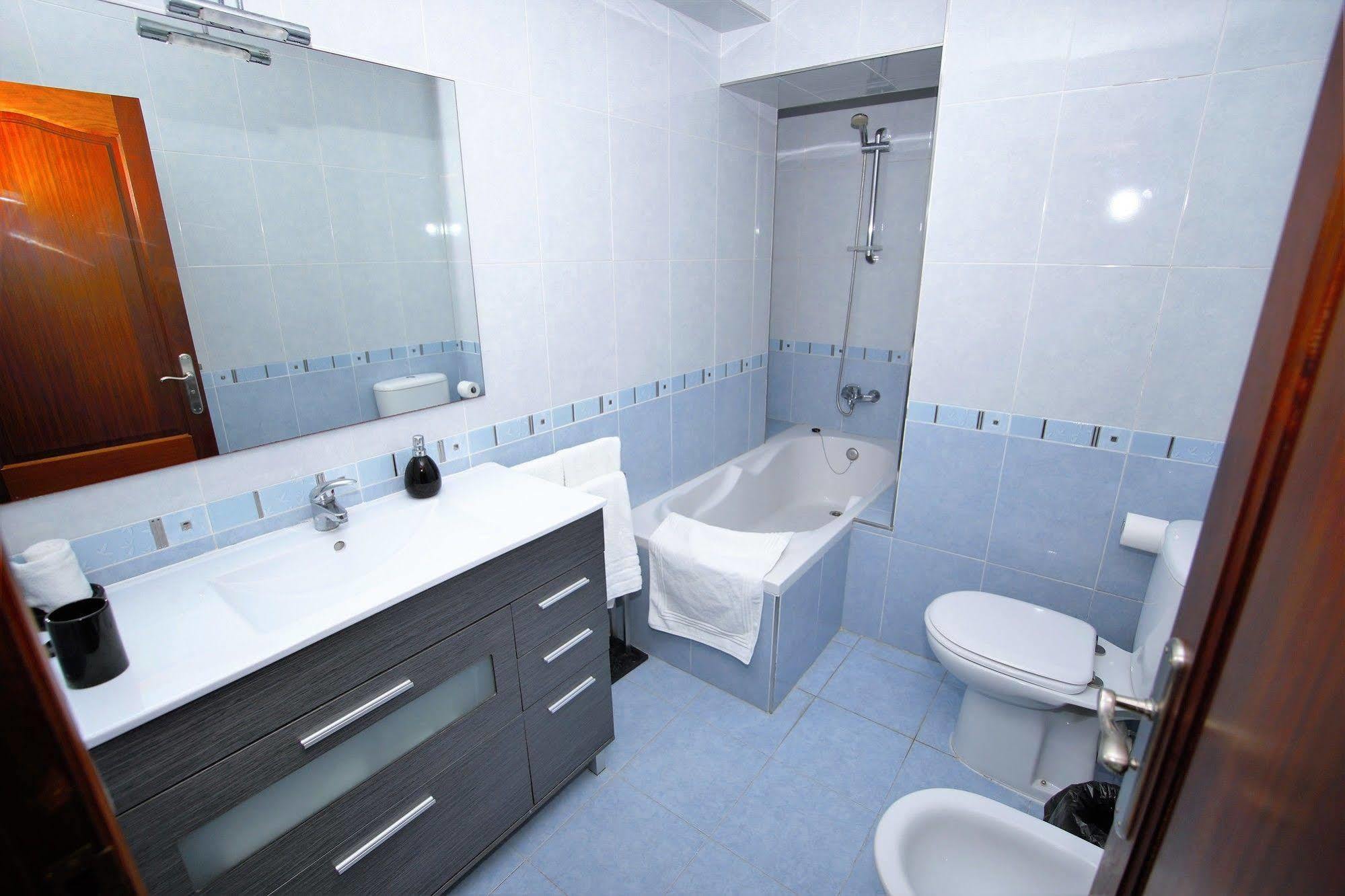 Costa Ibiza Alquiler Anual Villa *