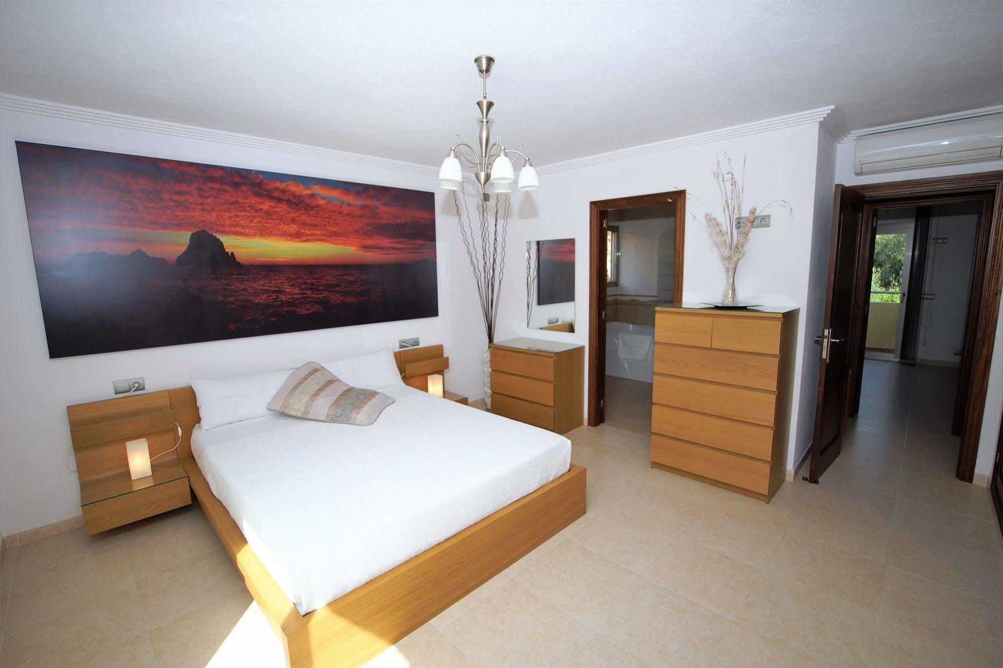 Costa Ibiza Alquiler Anual * Talamanca (Ibiza)