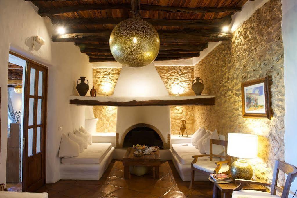 Atzaro Santa Eulária des Riu