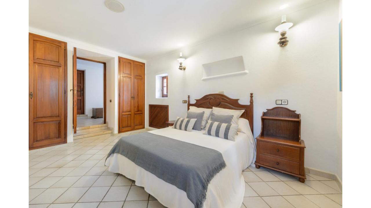 Mestre Is A Huge With Stunning Sunset Views Near To San Antonio Villa San Antonio Abad