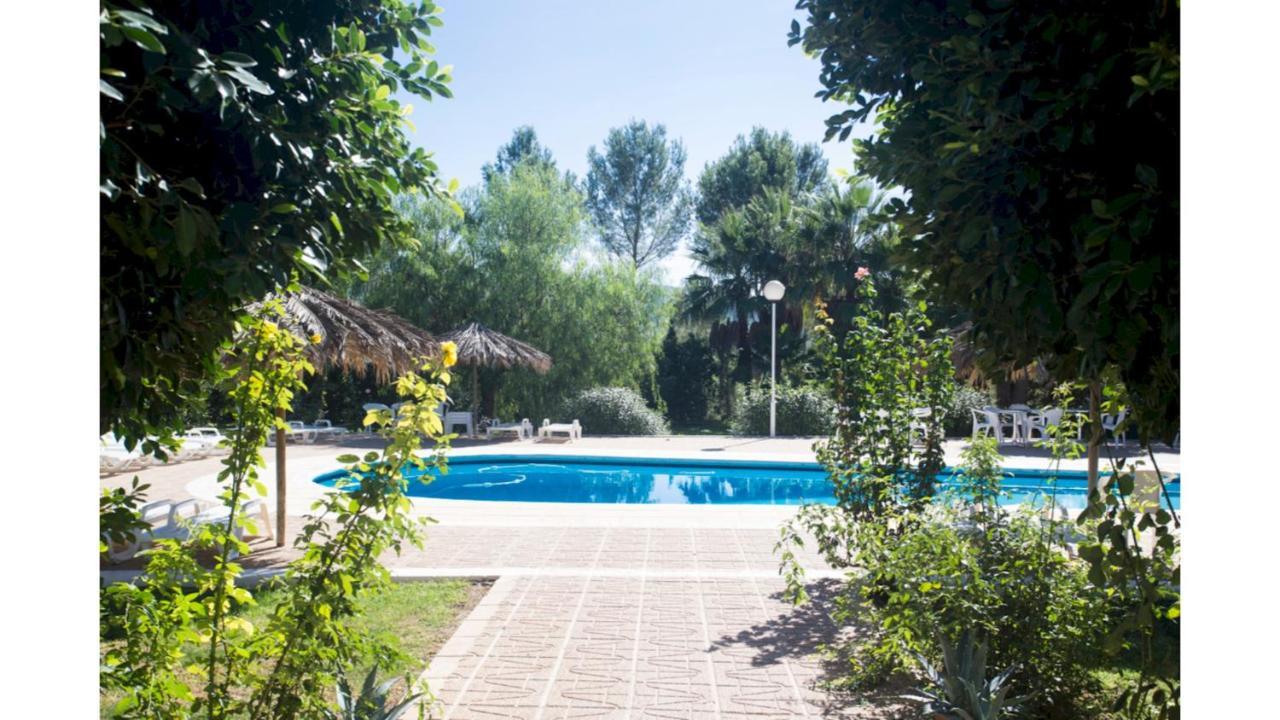 Nieves: Rural Retreat Near Villa *