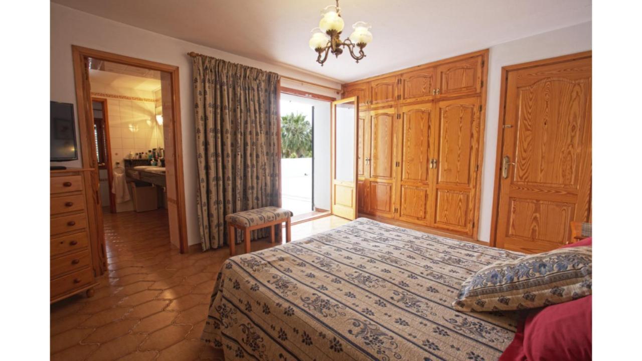 Nieves: Rural Retreat Near Villa San Antonio (Ibiza)