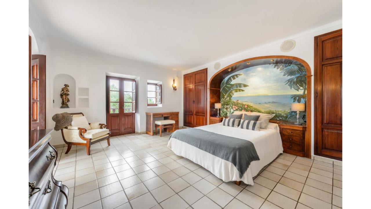 Mestre Is A Huge With Stunning Sunset Views Near To San Antonio