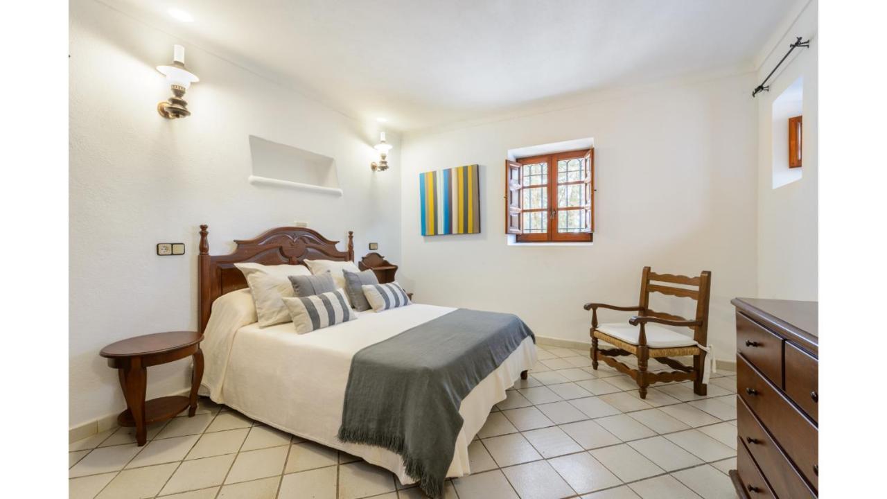 Mestre Is A Huge With Stunning Sunset Views Near To San Antonio Villa