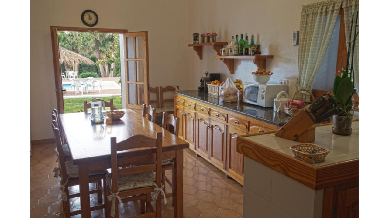 Nieves: Rural Retreat Near Villa