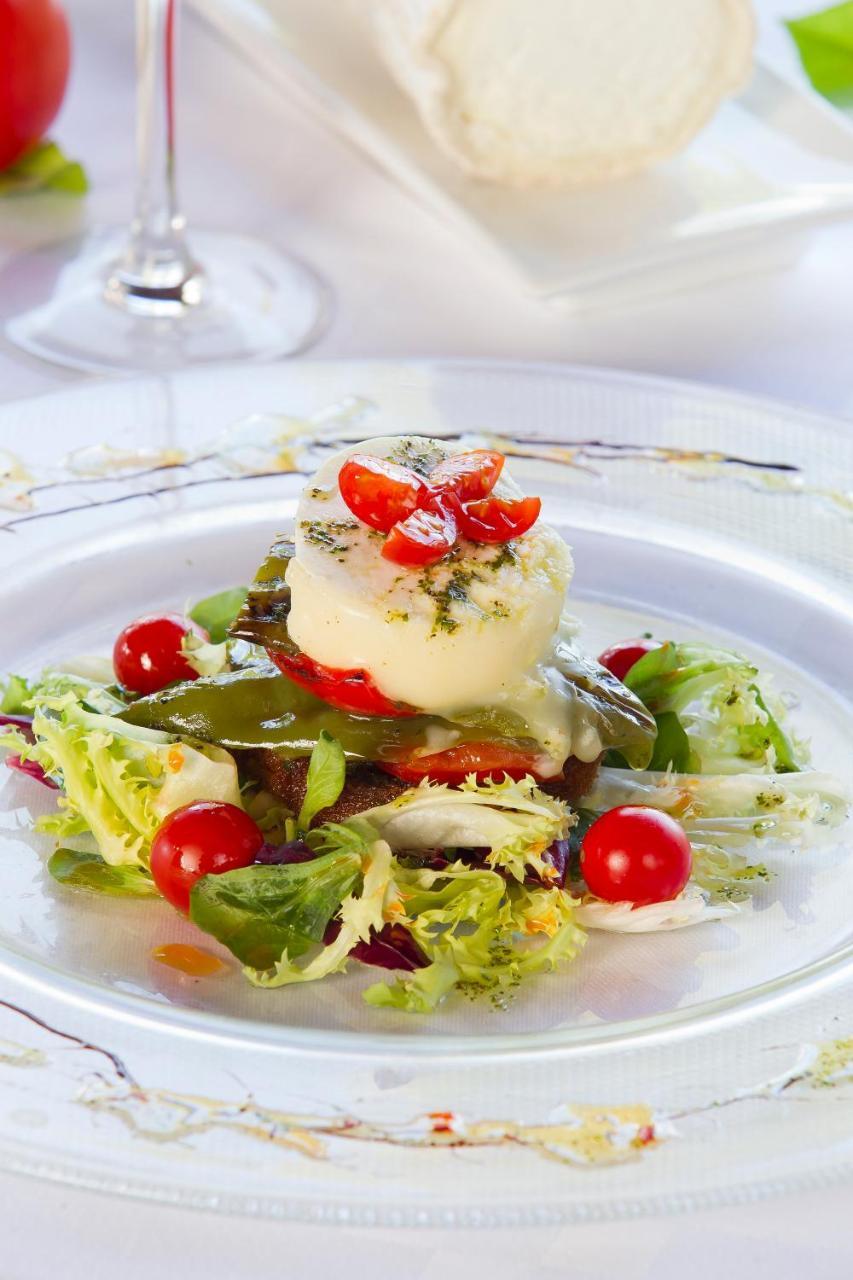 Hotel Pere Lifestyle & 4*