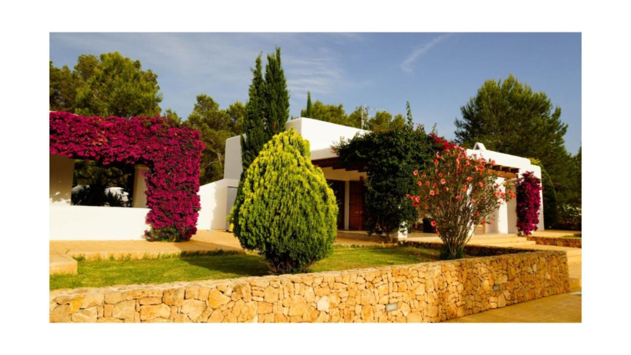 Tegui Is A Luxury Close To San Rafael And 10 Min Drive To Ibiza Town And San Antonio *