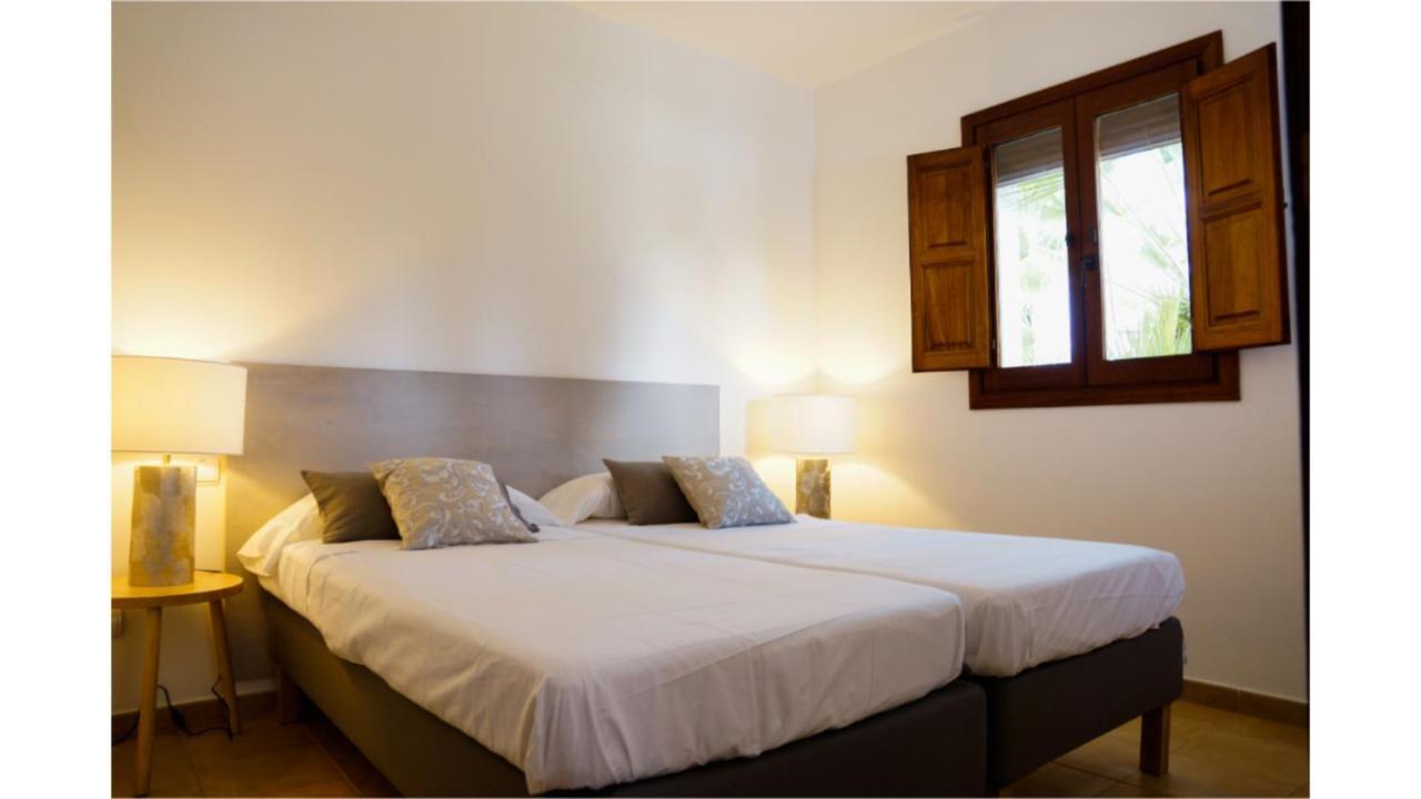 Tegui Is A Luxury Close To San Rafael And 10 Min Drive To Ibiza Town And San Antonio Villa *