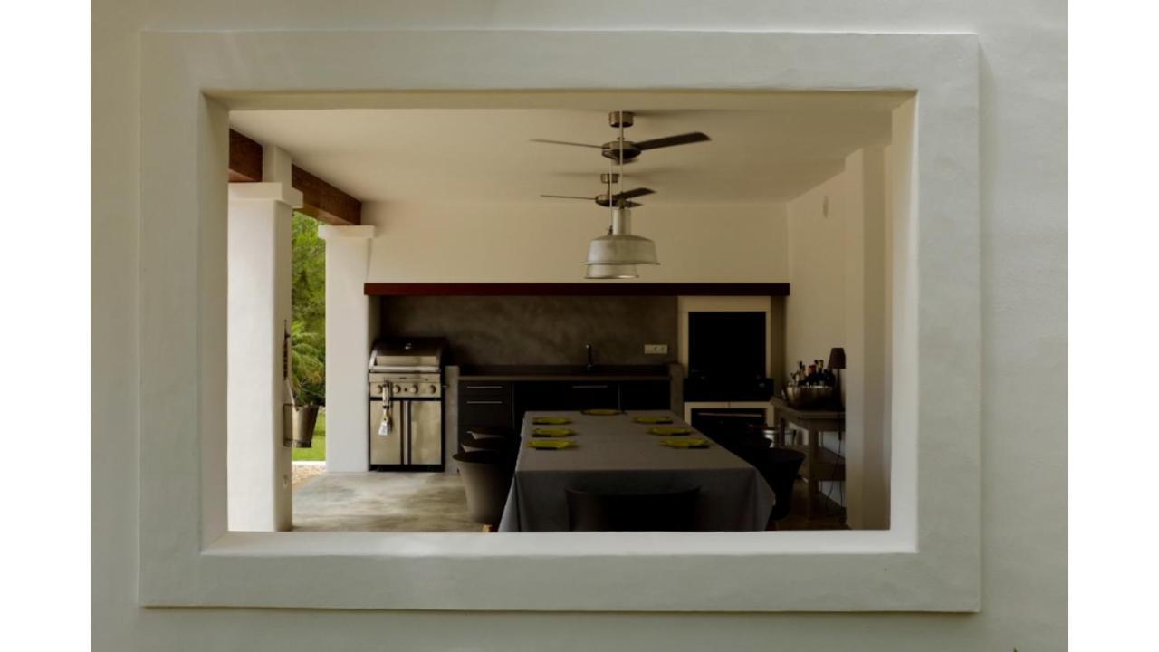 Tegui Is A Luxury Close To San Rafael And 10 Min Drive To Ibiza Town And San Antonio *