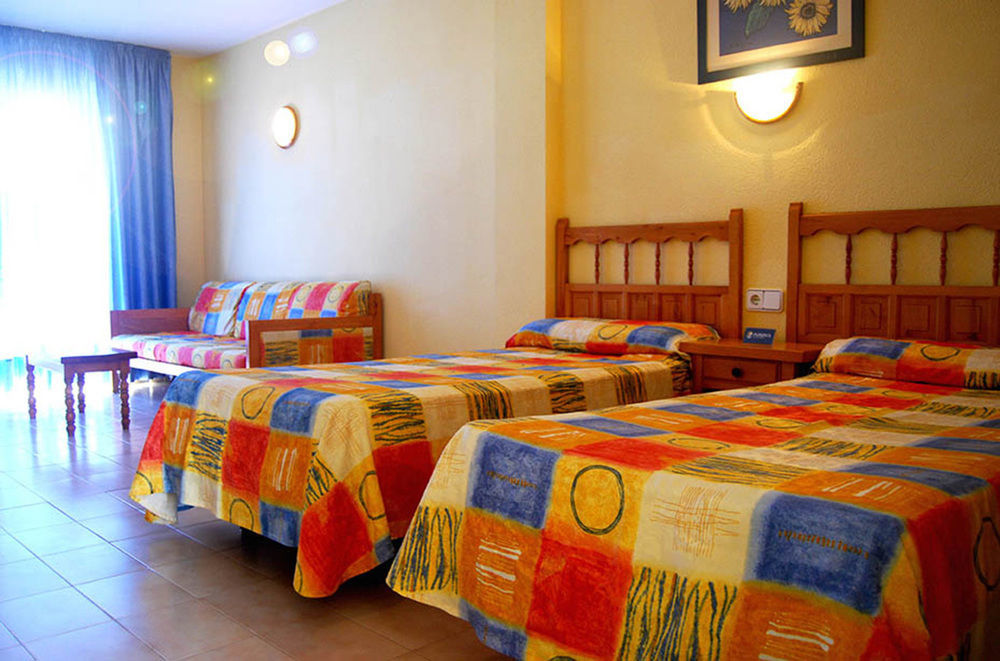 Vibra Mogambo - Adults Only 3*