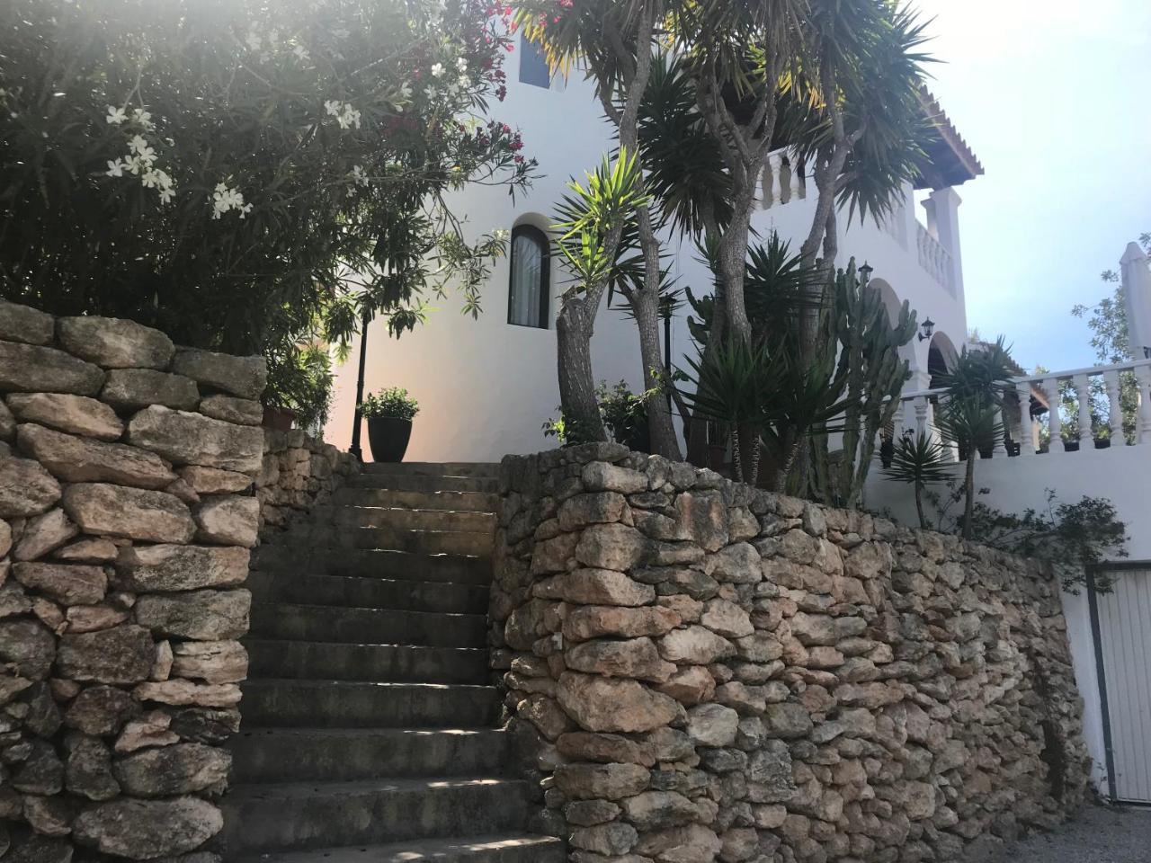 Mercedes Cala Llonga (Ibiza)
