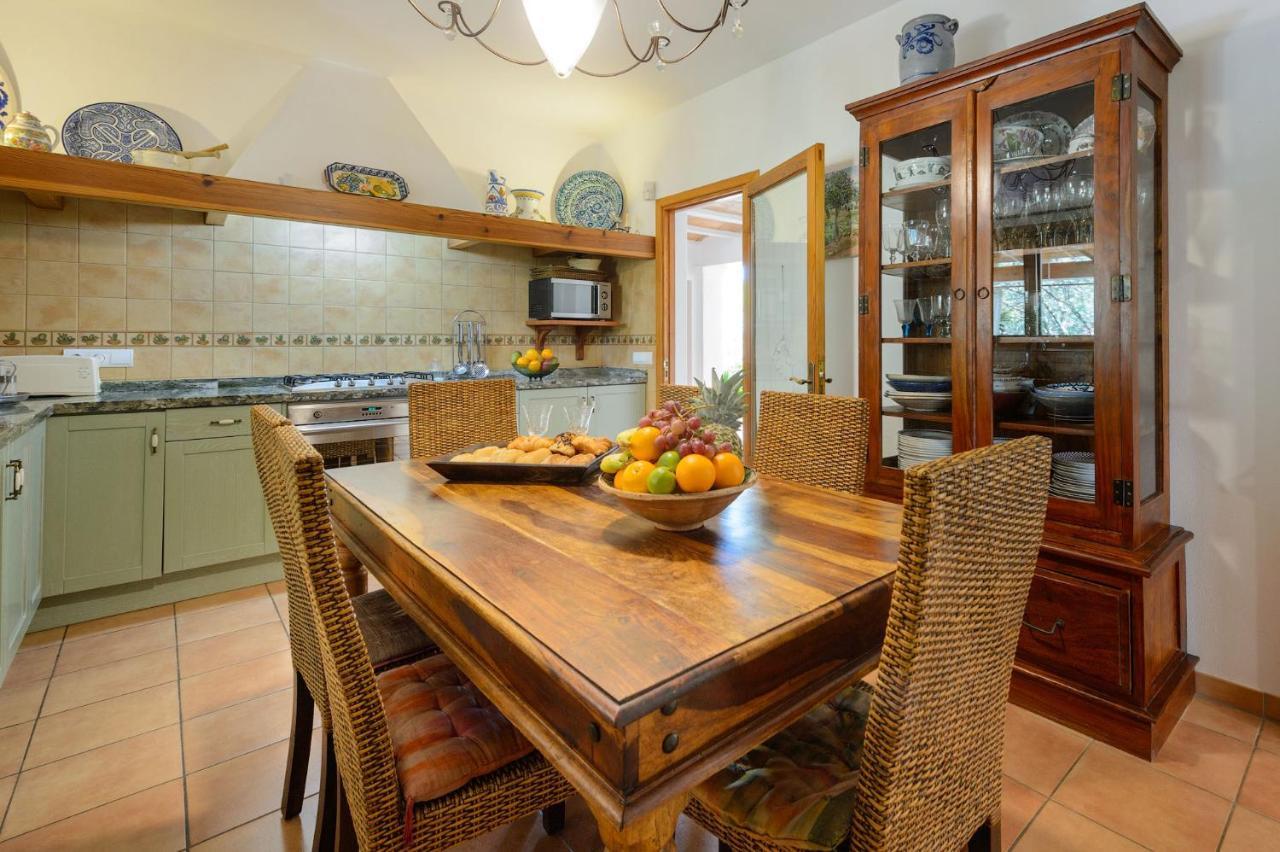 Carmen Morna Villa Santa Eulalia del Río