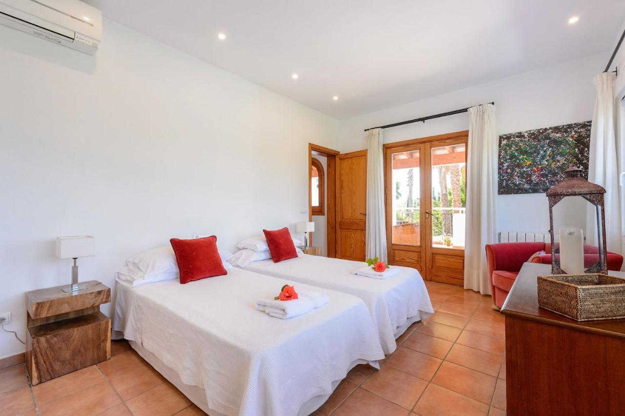 Carmen Morna Villa Santa Eulalia del Río