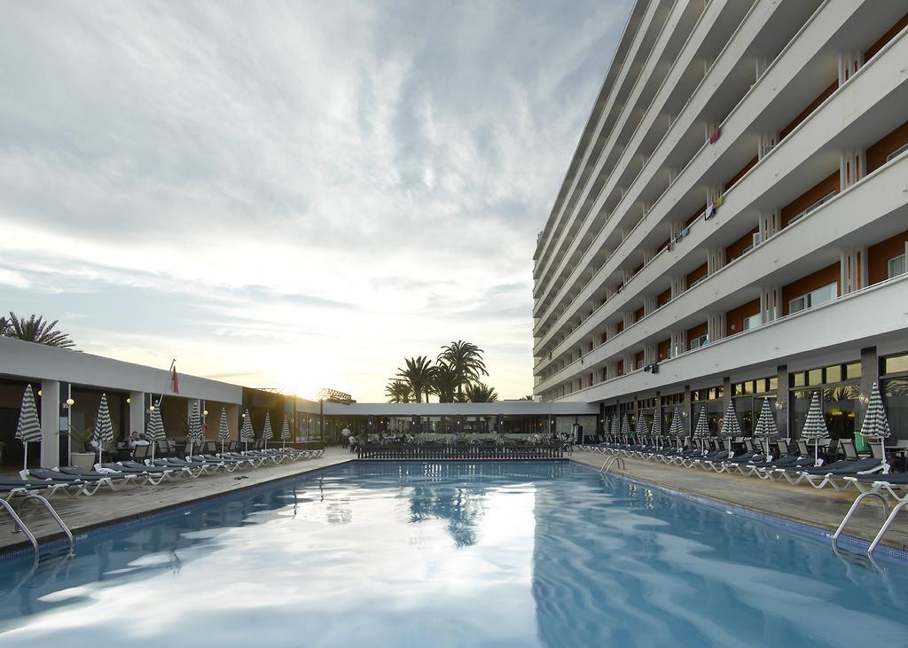 Grand Palladium White Island & Hotel