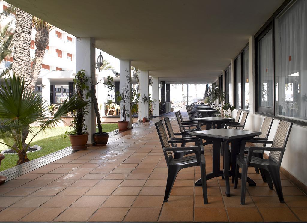 Grand Palladium White Island &