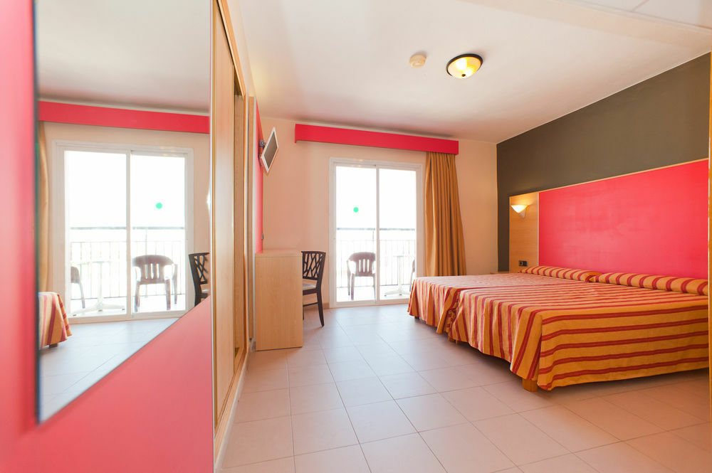 The Red By Ibiza Feeling - Adults Only 2*