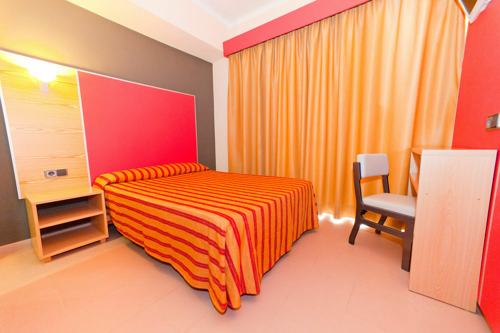 Hotel The Red By Ibiza Feeling - Adults Only 2*