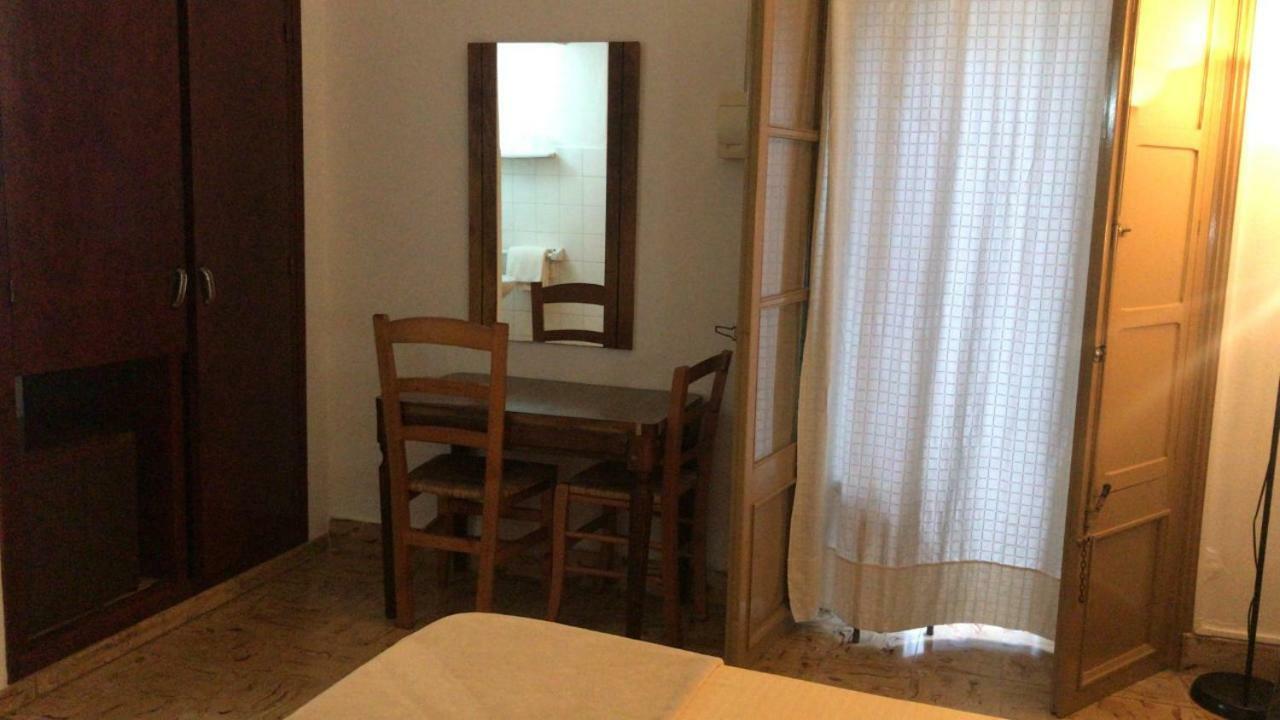 Casa De Huespedes La Pena 2*