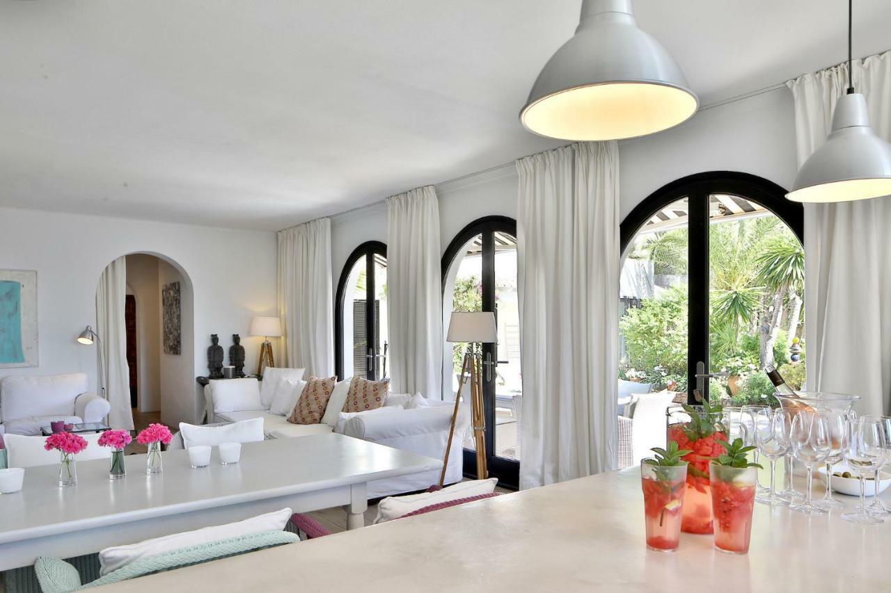 Can Flores Villa *