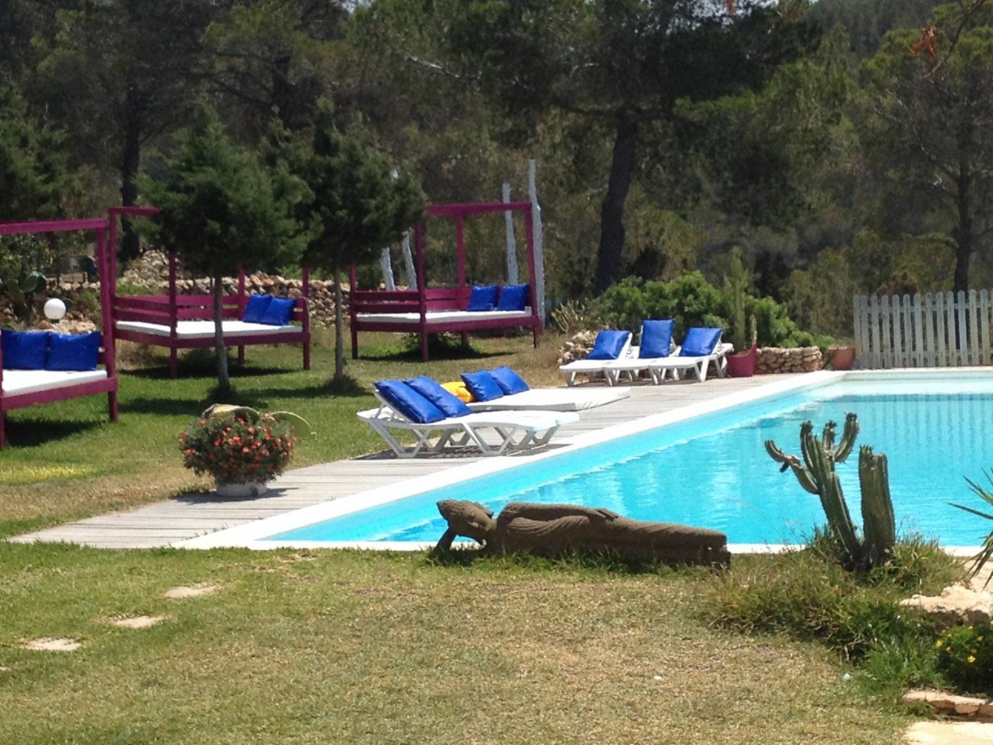 Weedy Villa