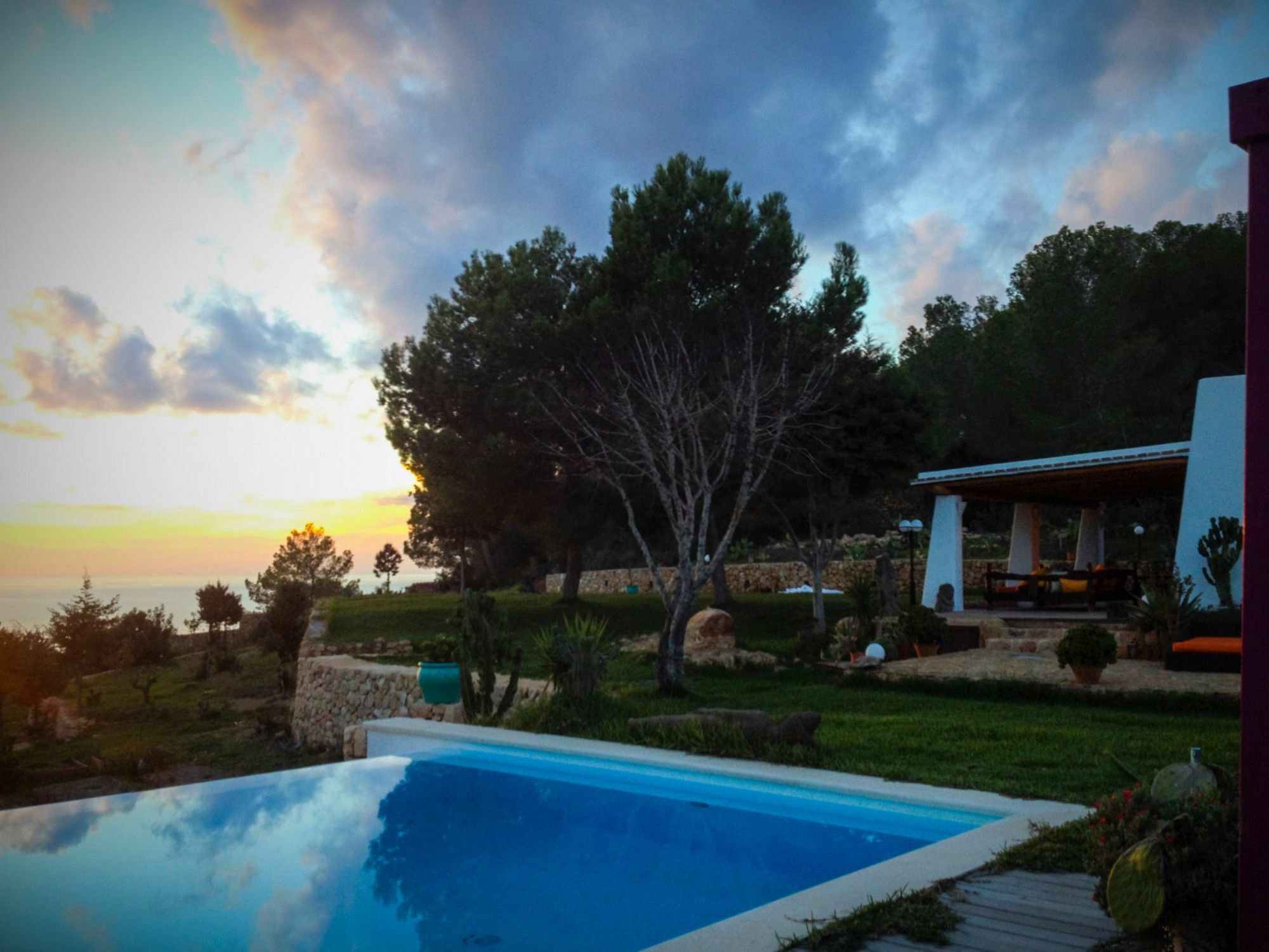 Villa Weedy