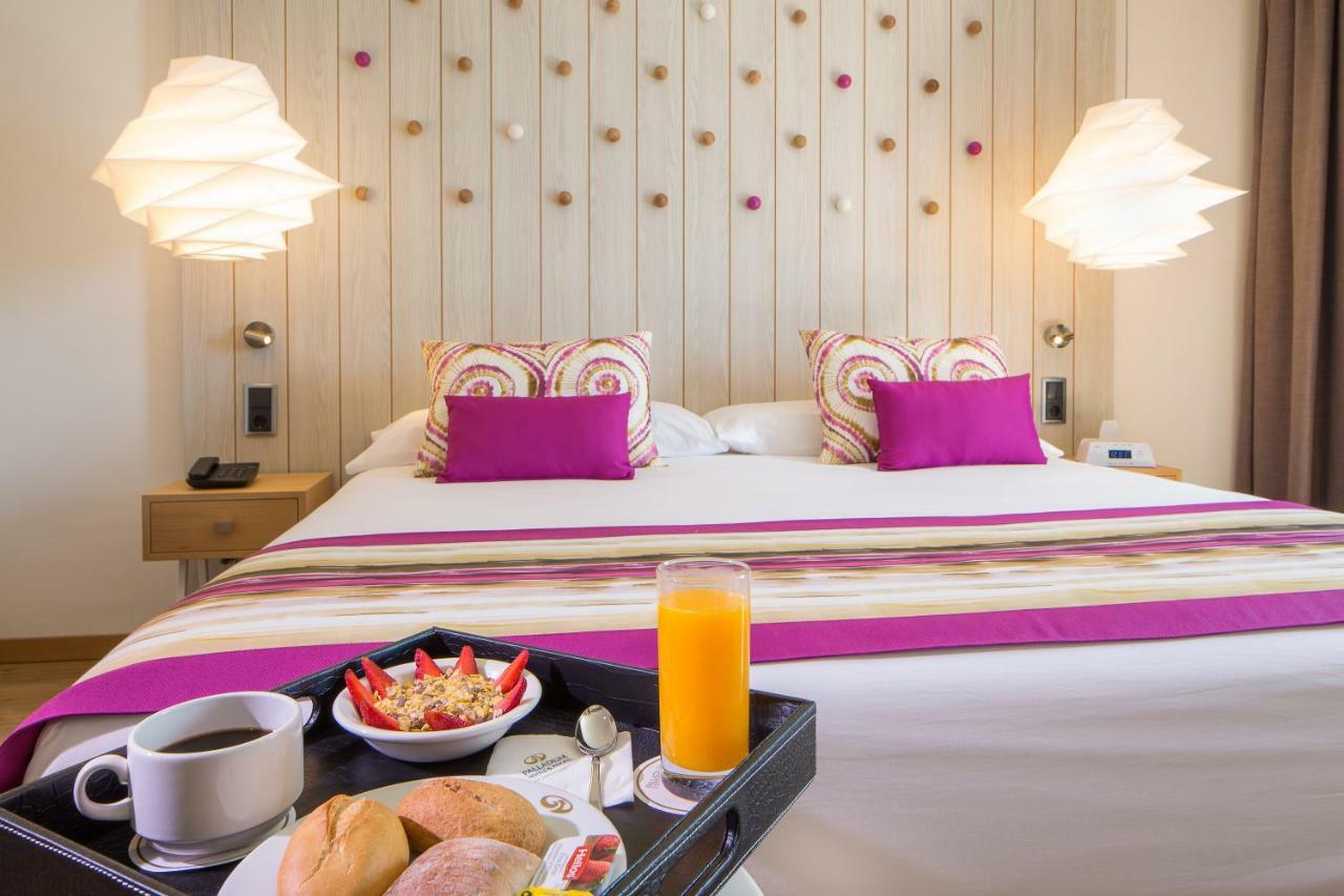 Hotel Grand Palladium White Island & 5*