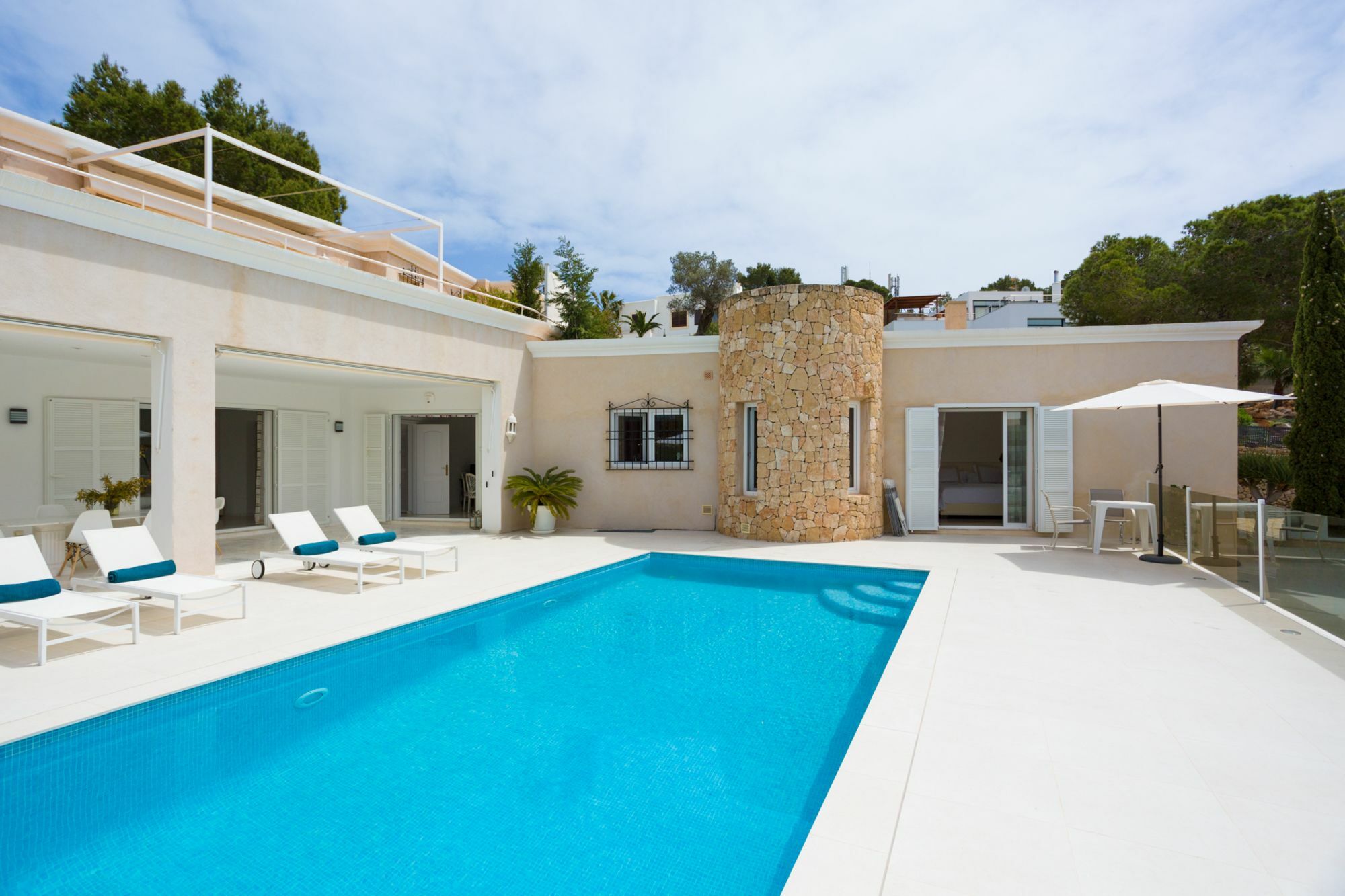 Diane Villa Santa Eularia des Riu