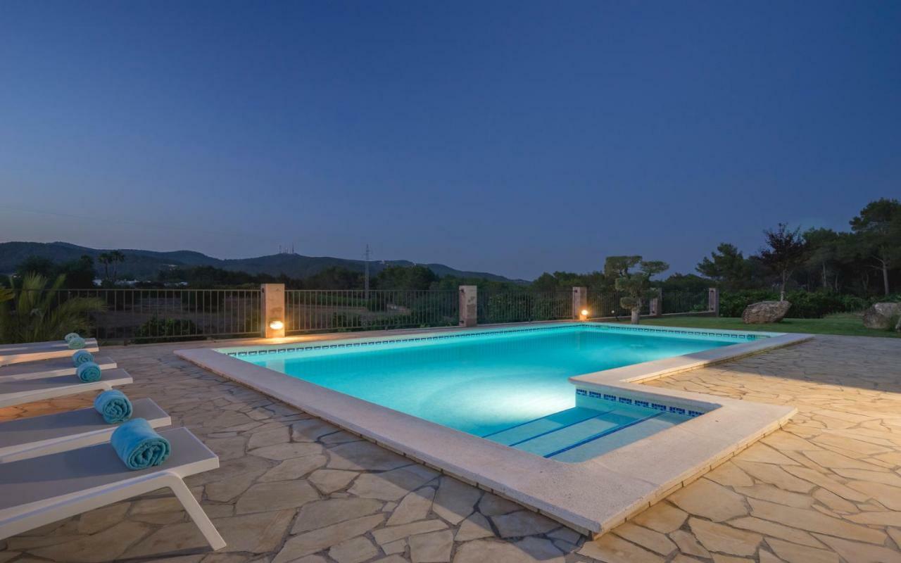 Can Roig Villa *