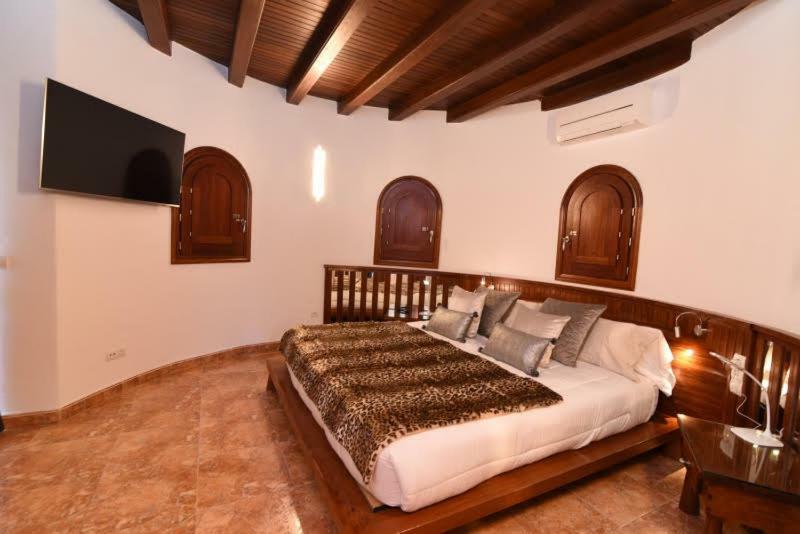 Can Castell * Santa Eularia des Riu