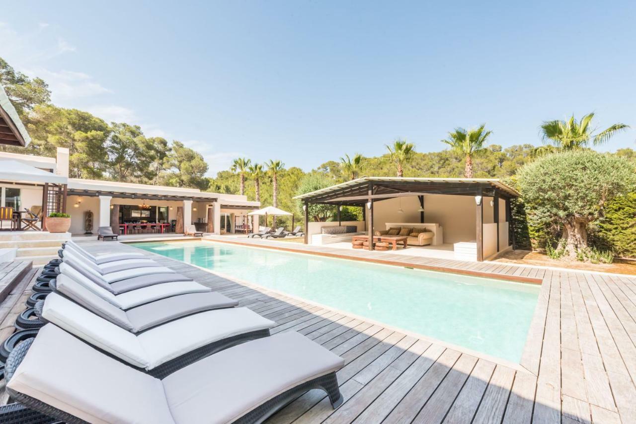 Villa Oasis Complex *