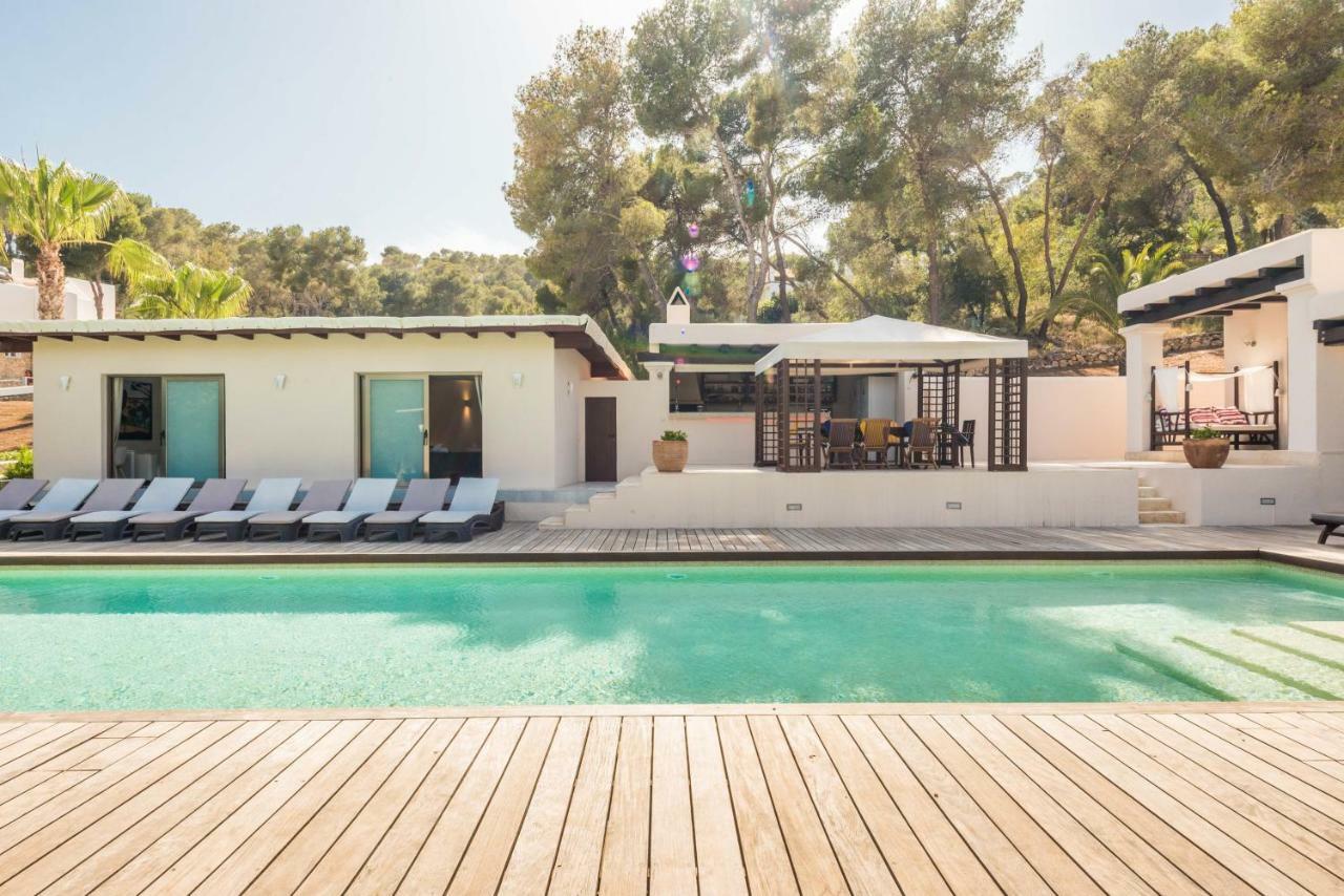 Oasis Complex Cala Llonga (Ibiza)